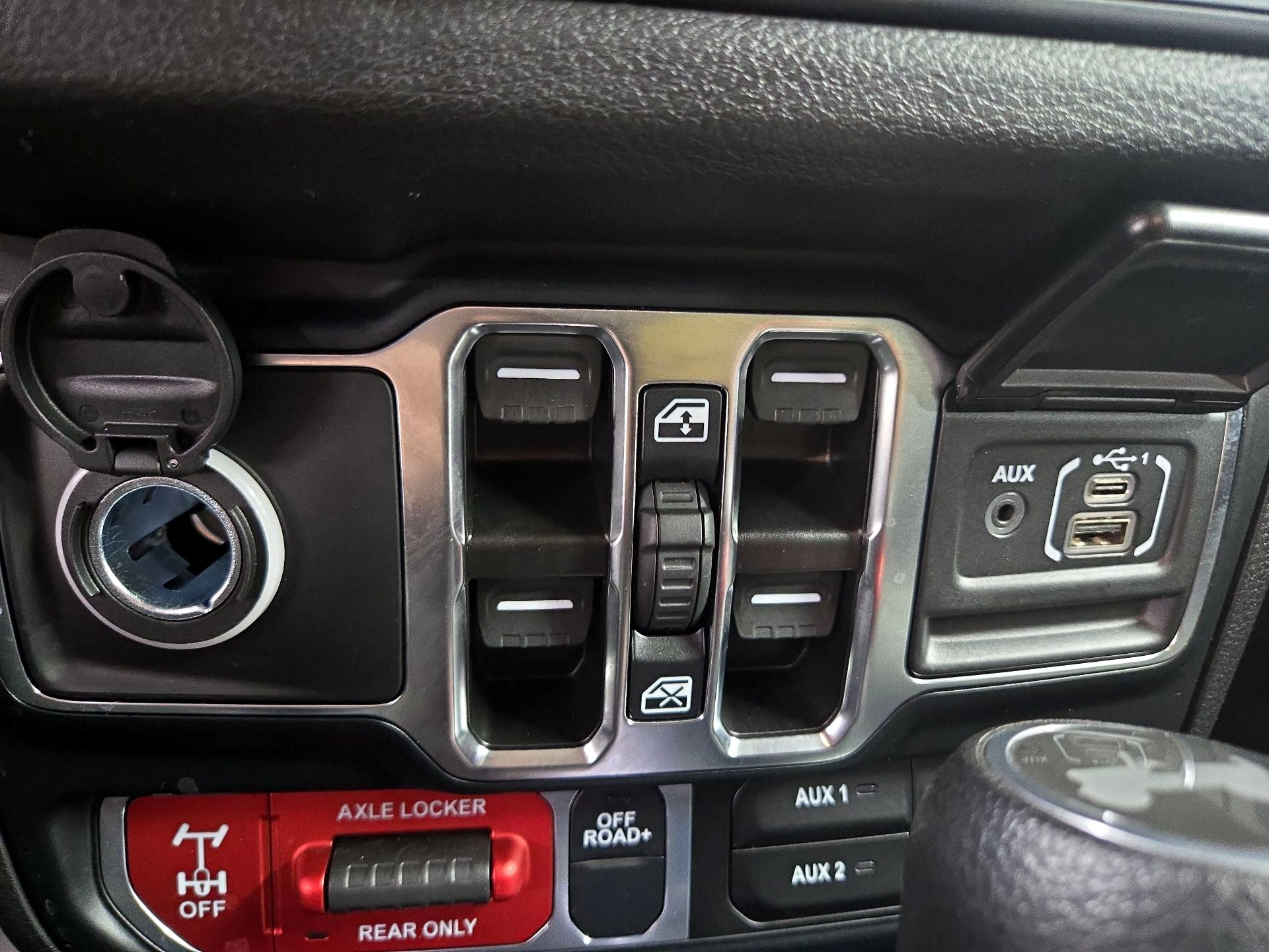 Thumbnail: 2024 Jeep Wrangler - 18