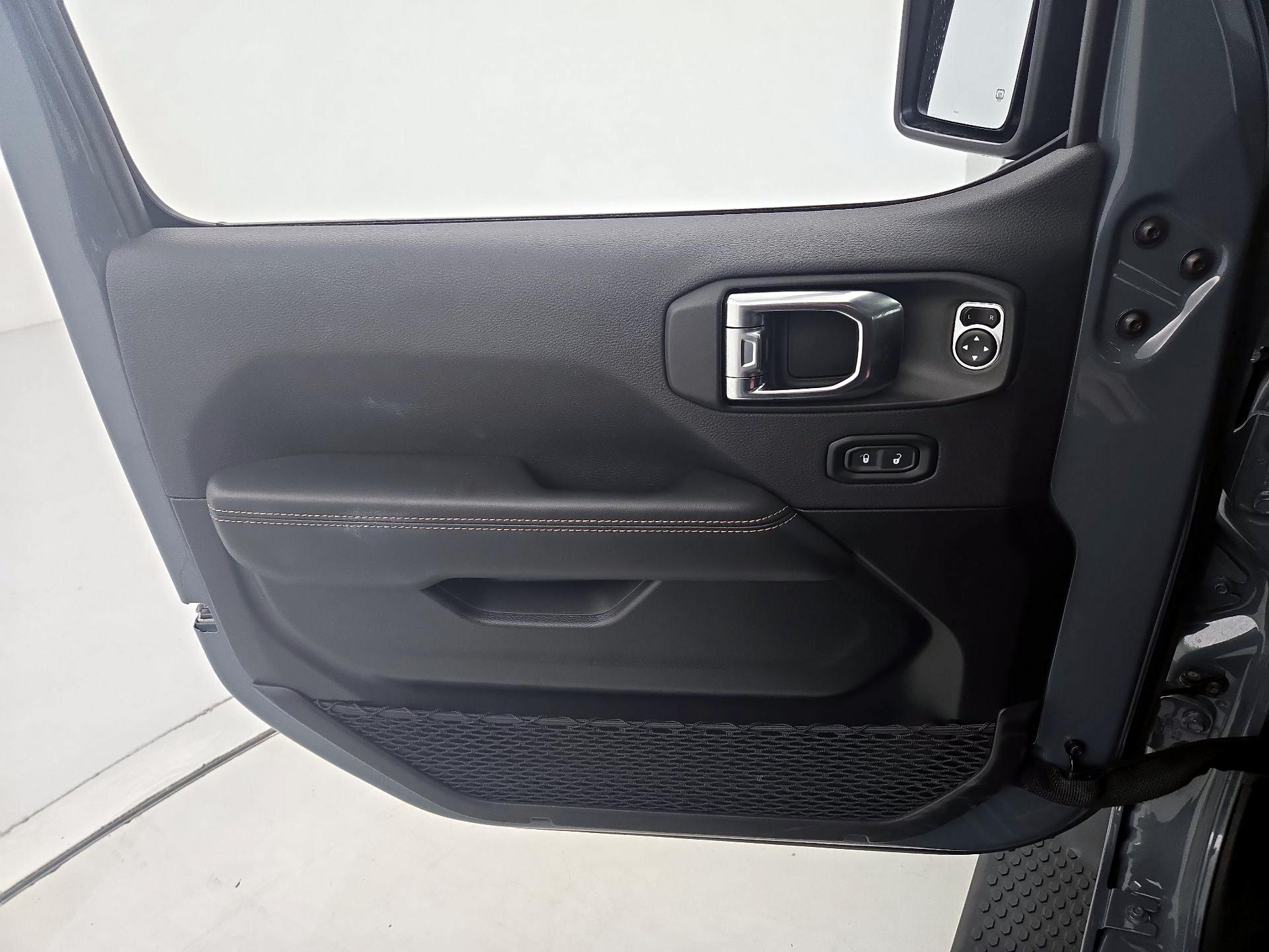 Thumbnail: 2025 Jeep Wrangler - 12