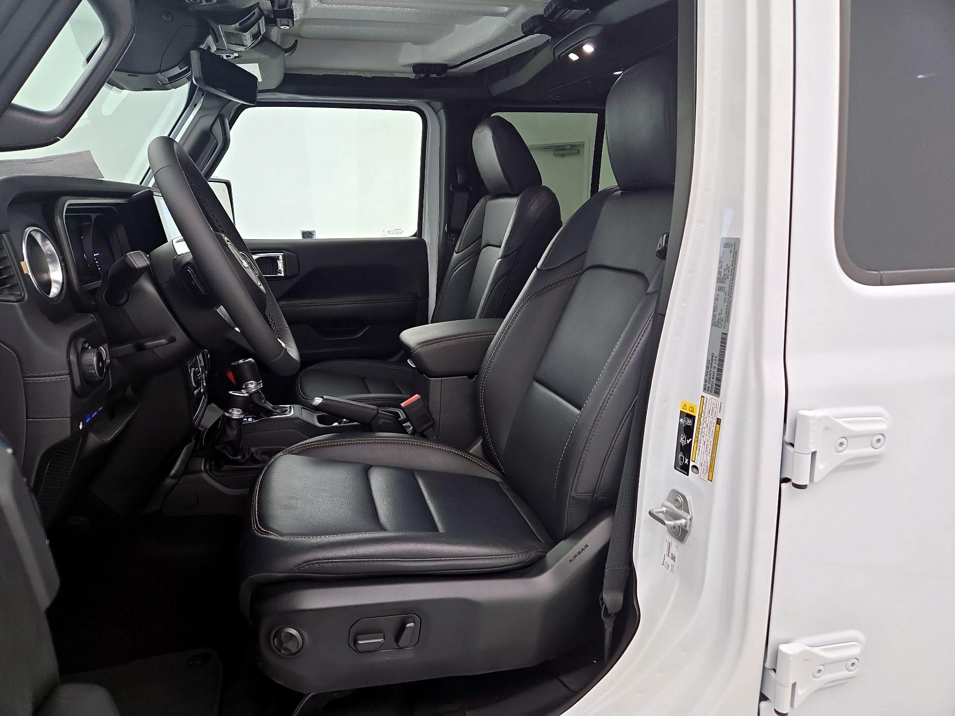Thumbnail: 2025 Jeep Wrangler - 9