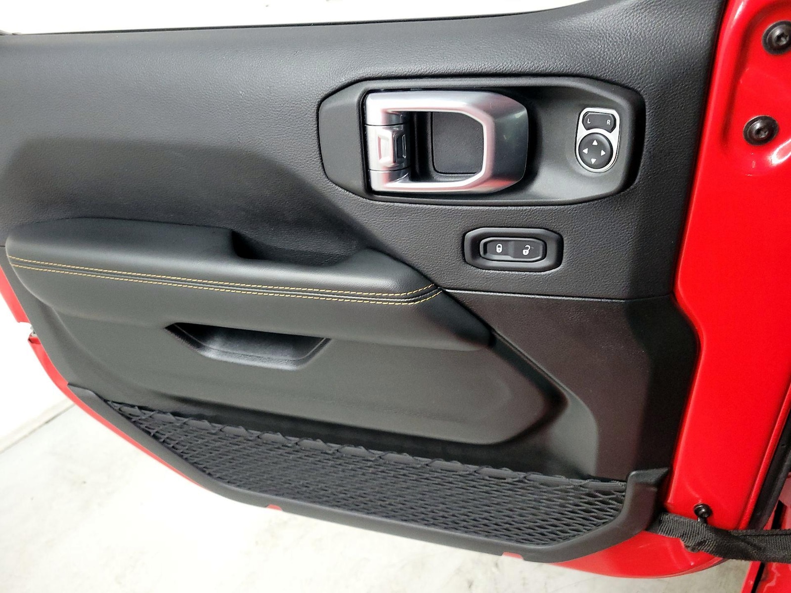 2025 Jeep Wrangler 4xe Sahara 4XE - Photo 13