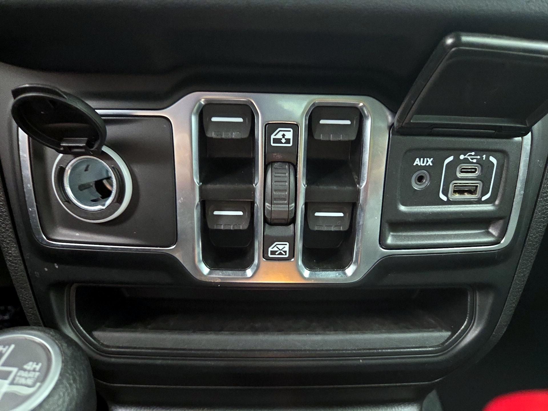 Thumbnail: 2025 Jeep Wrangler - 18
