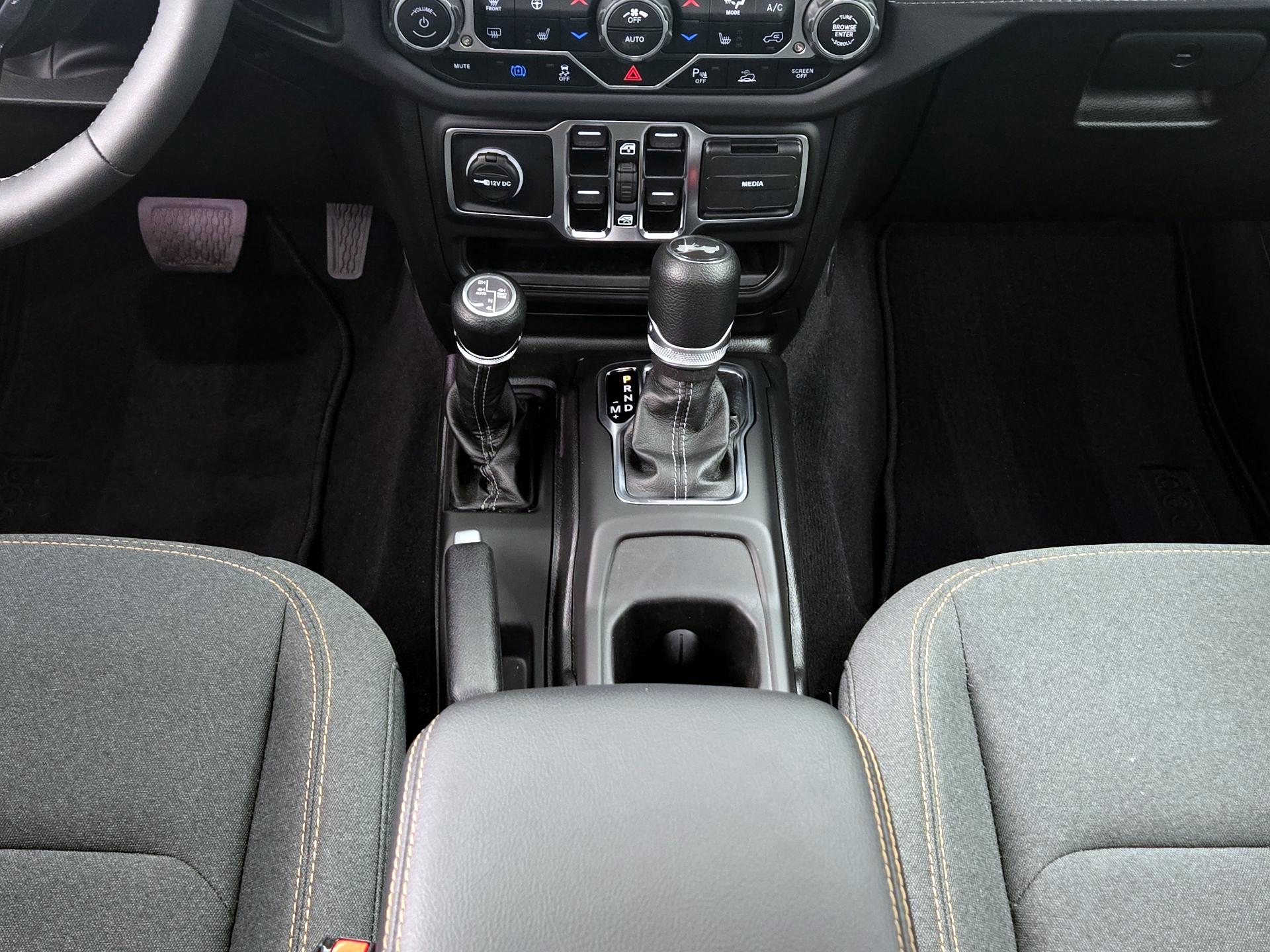 Thumbnail: 2025 Jeep Wrangler - 17