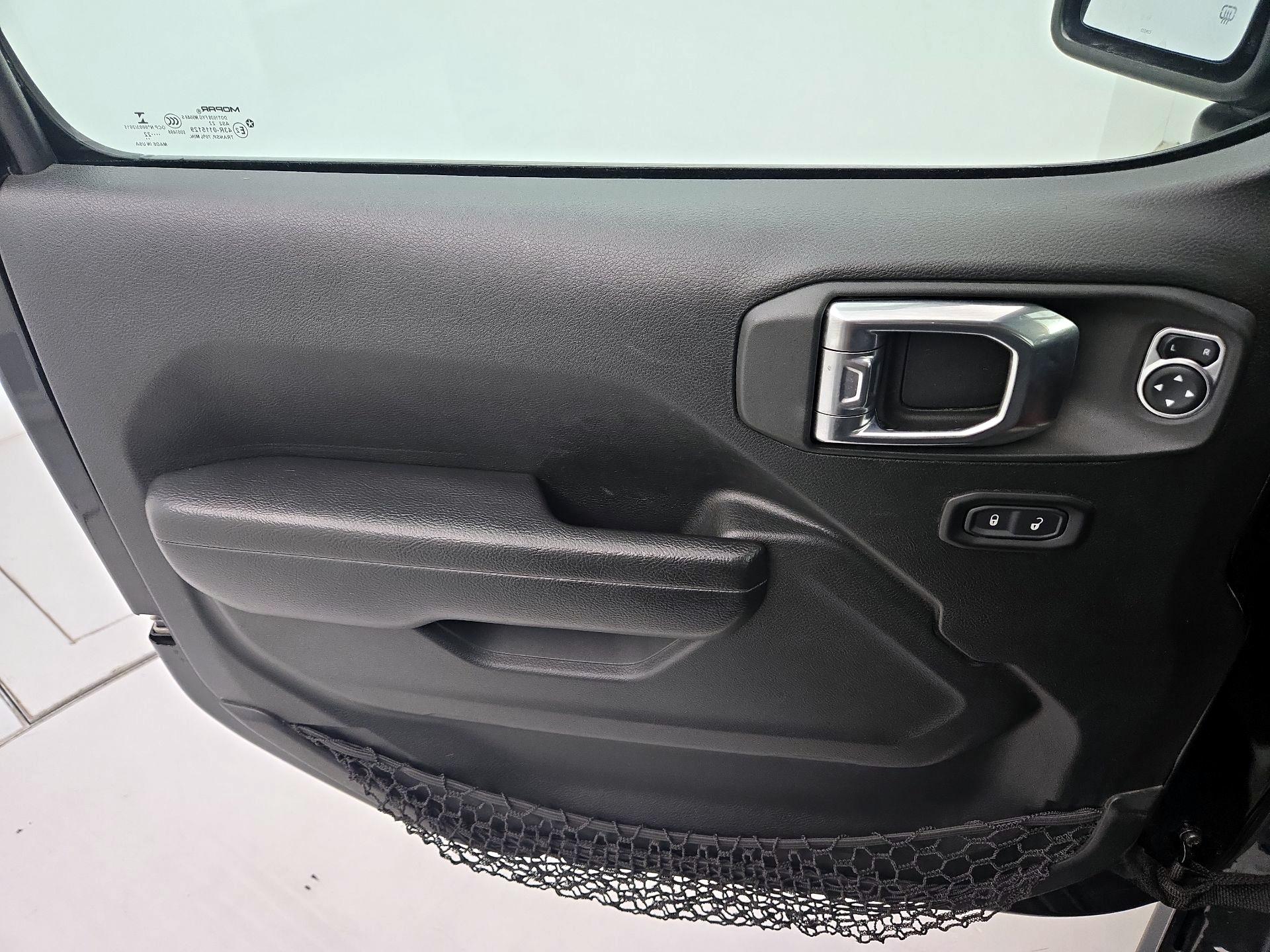 Thumbnail: 2022 Jeep Wrangler - 10