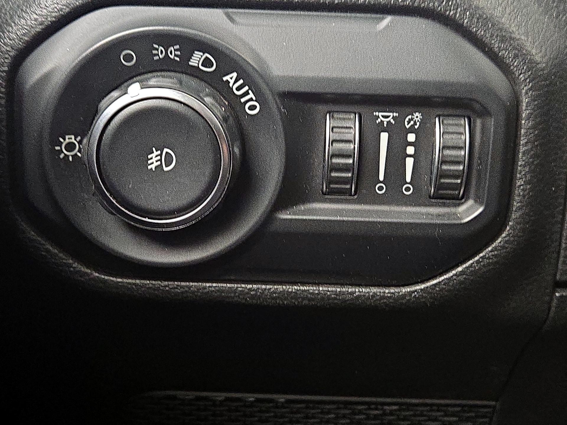 Thumbnail: 2022 Jeep Wrangler - 11