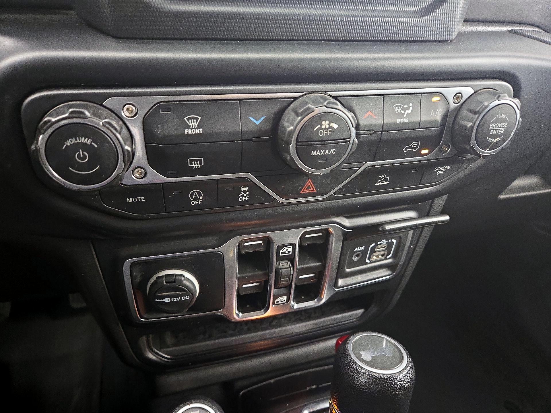 Thumbnail: 2022 Jeep Wrangler - 14
