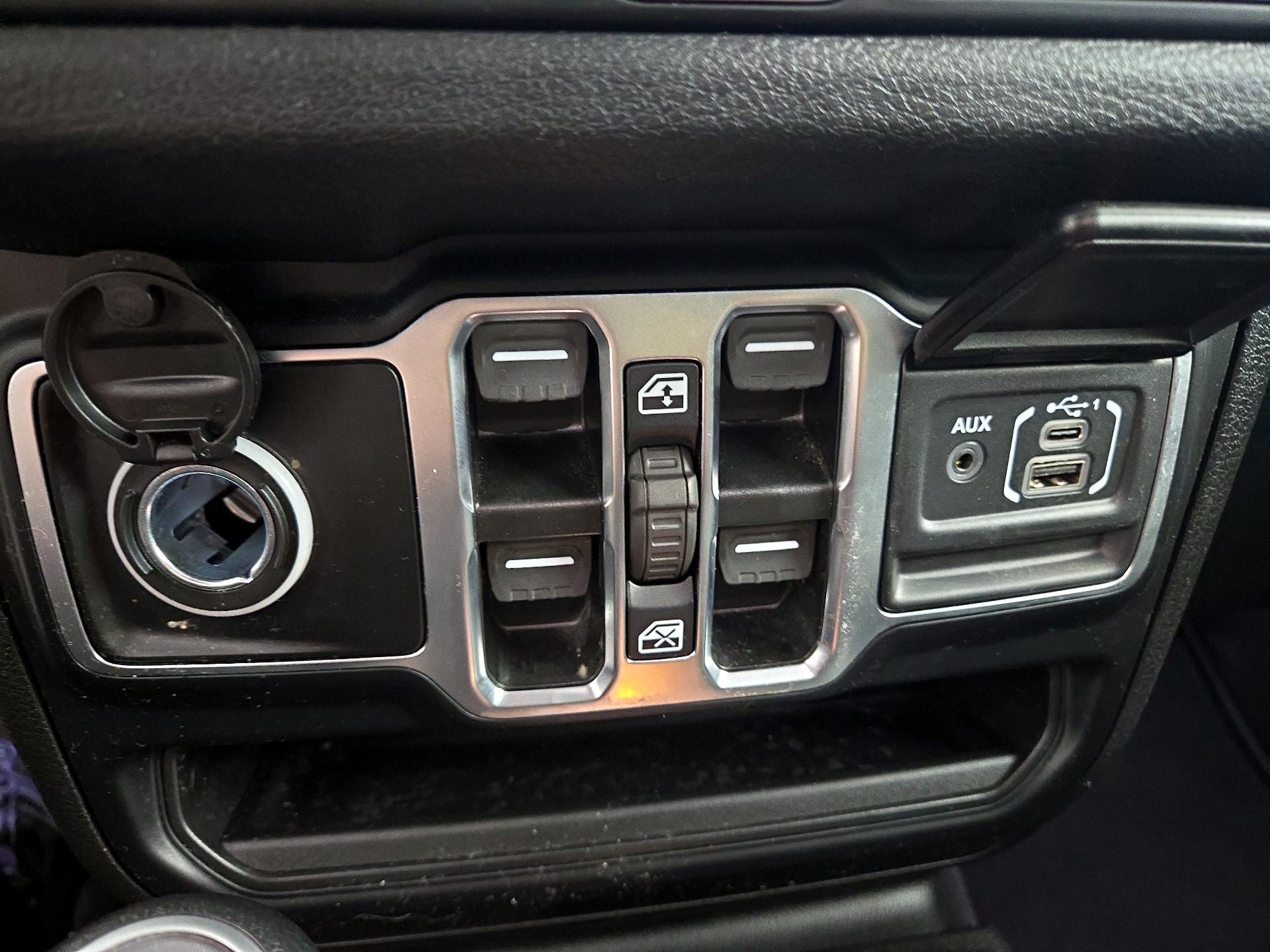 Thumbnail: 2024 Jeep Wrangler - 16