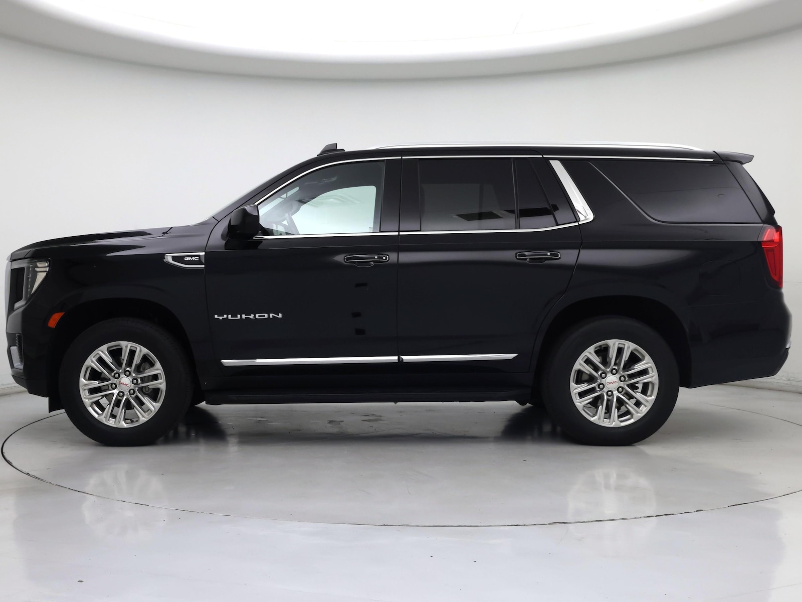 2024 GMC Yukon SLT - Photo 4