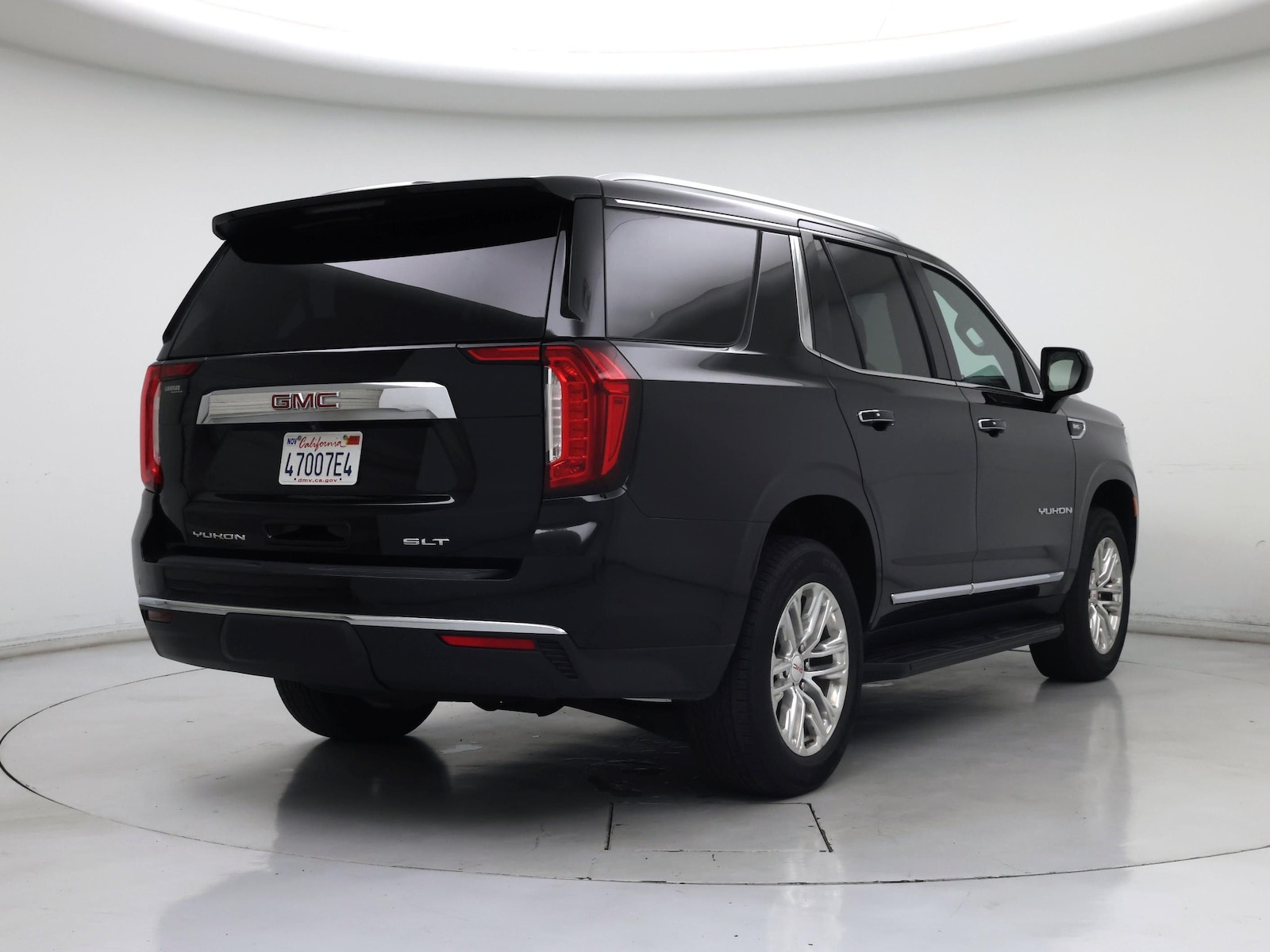 2024 GMC Yukon SLT - Photo 9