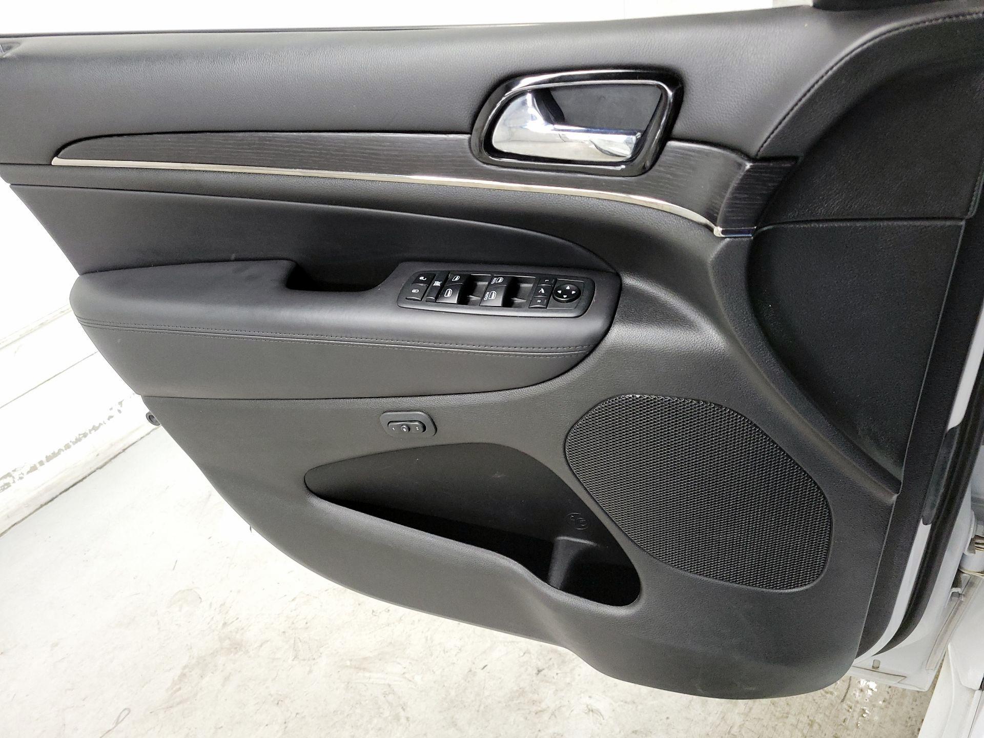 Thumbnail: 2021 Jeep Grand Cherokee - 12