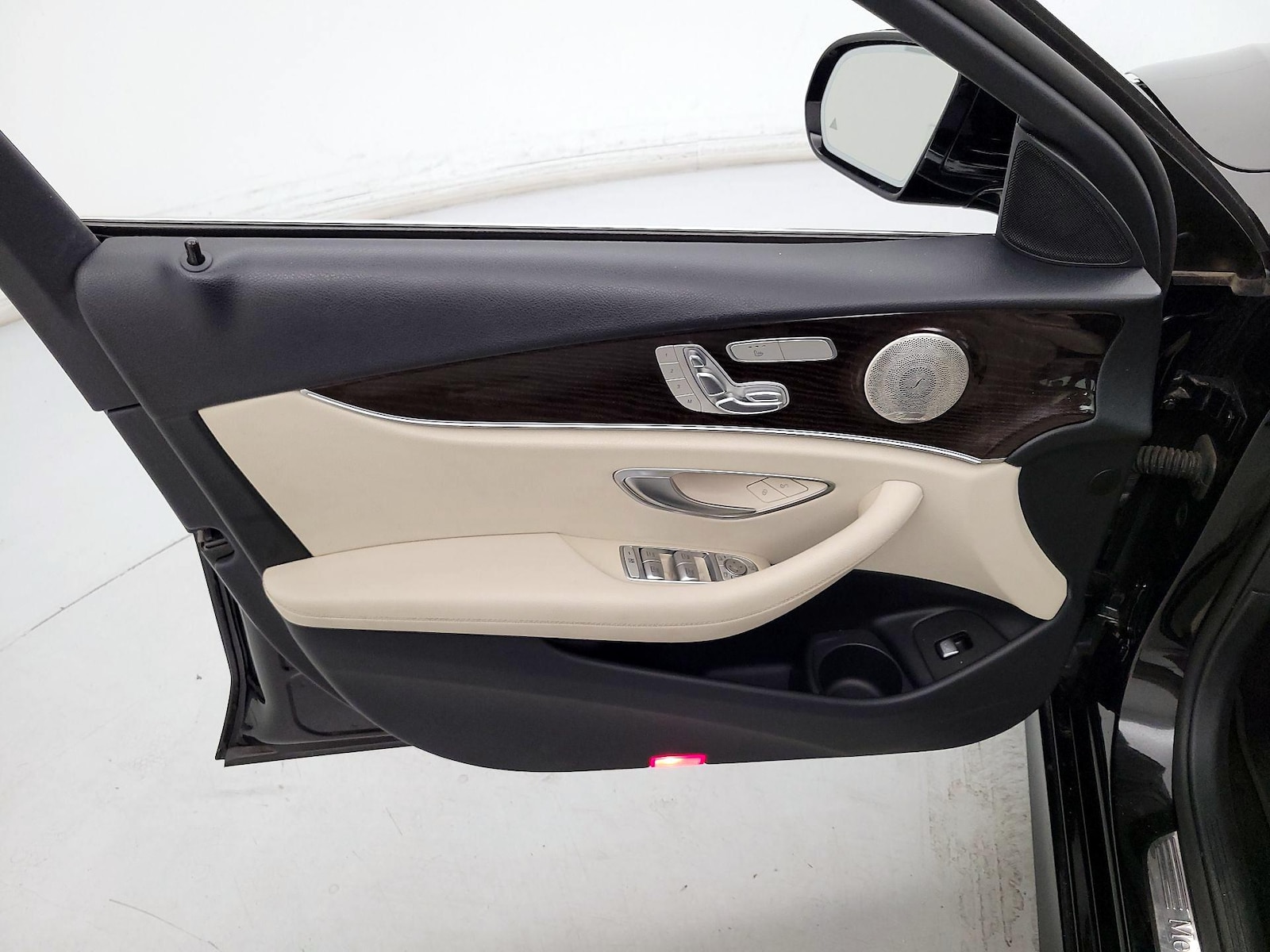 2022 Mercedes-Benz E-Class E350 - Photo 13