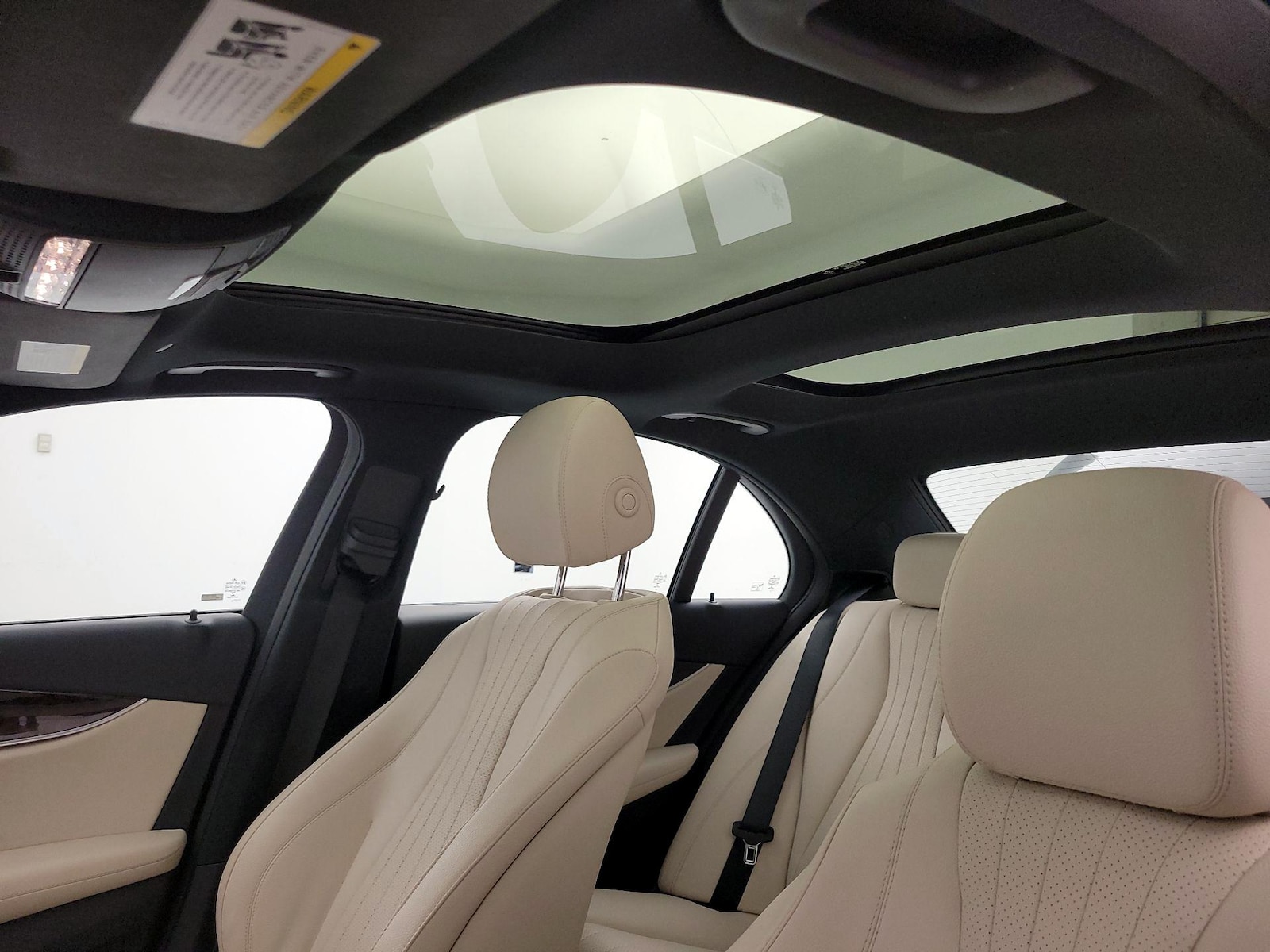 2022 Mercedes-Benz E-Class E350 - Photo 20