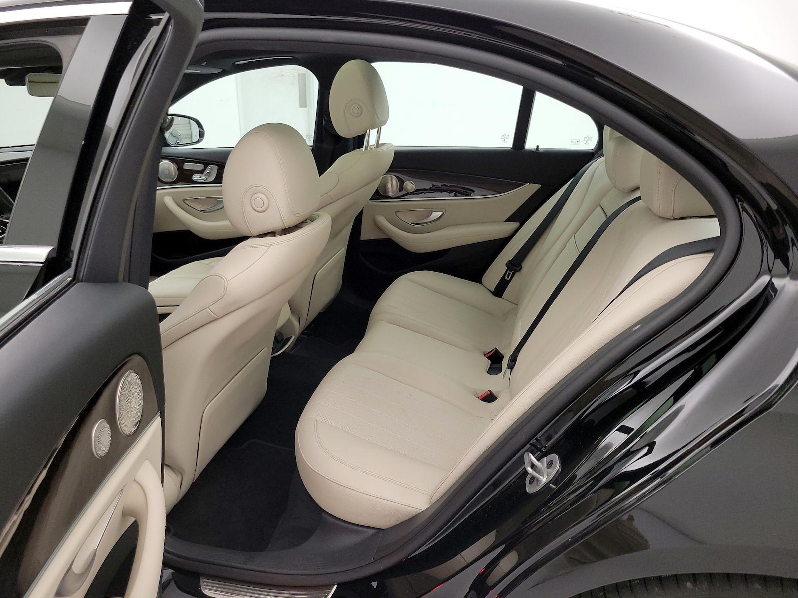 2022 Mercedes-Benz E-Class E350 - Photo 21