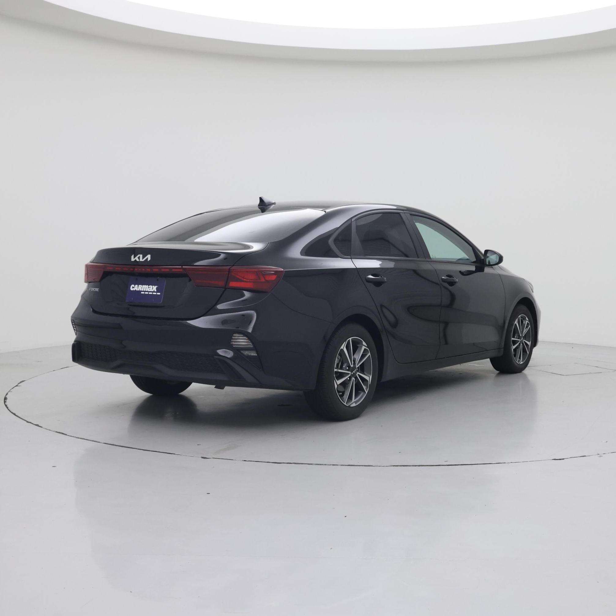 Thumbnail: 2023 Kia Forte - 8
