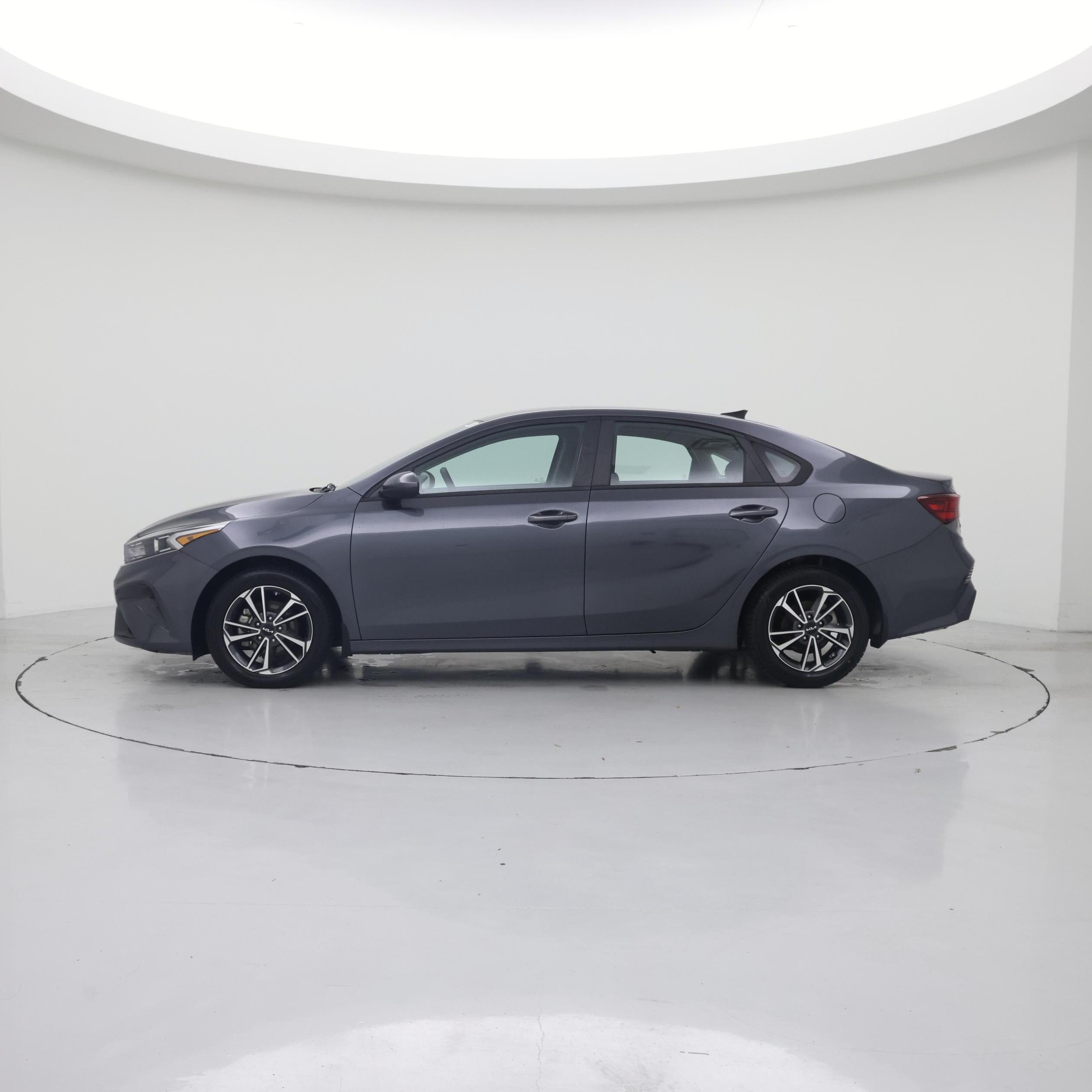 Thumbnail: 2023 Kia Forte - 3