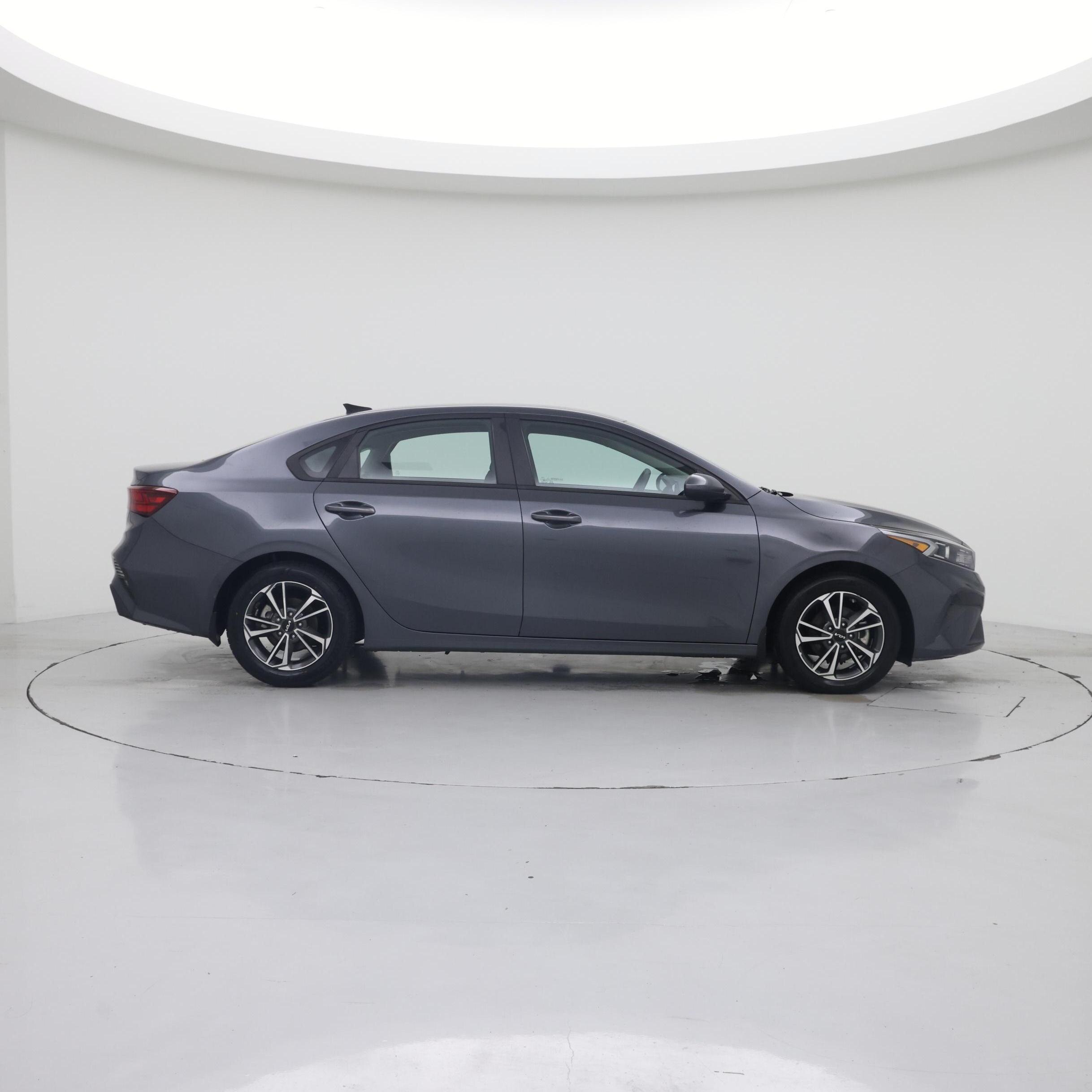 Thumbnail: 2023 Kia Forte - 7
