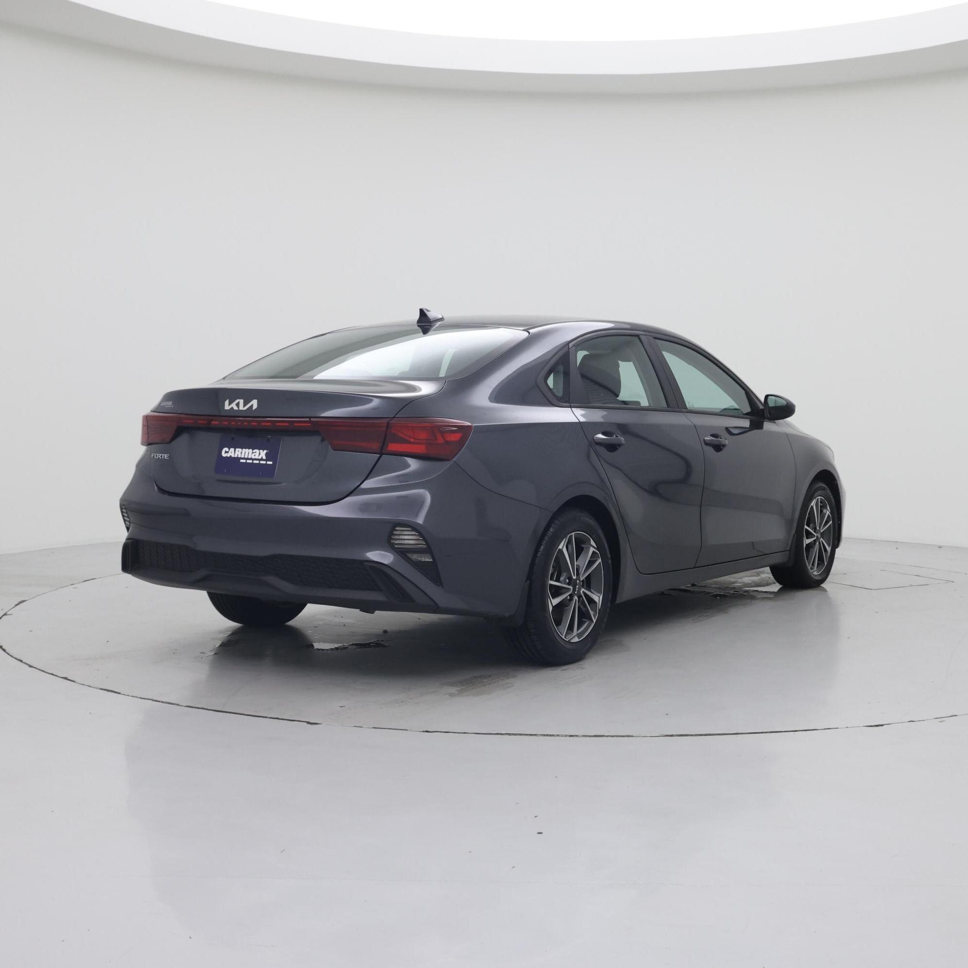 Thumbnail: 2023 Kia Forte - 8