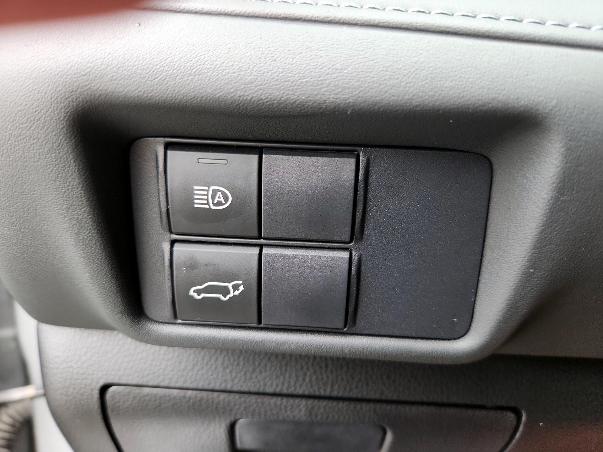 Thumbnail: 2021 Toyota Highlander - 11