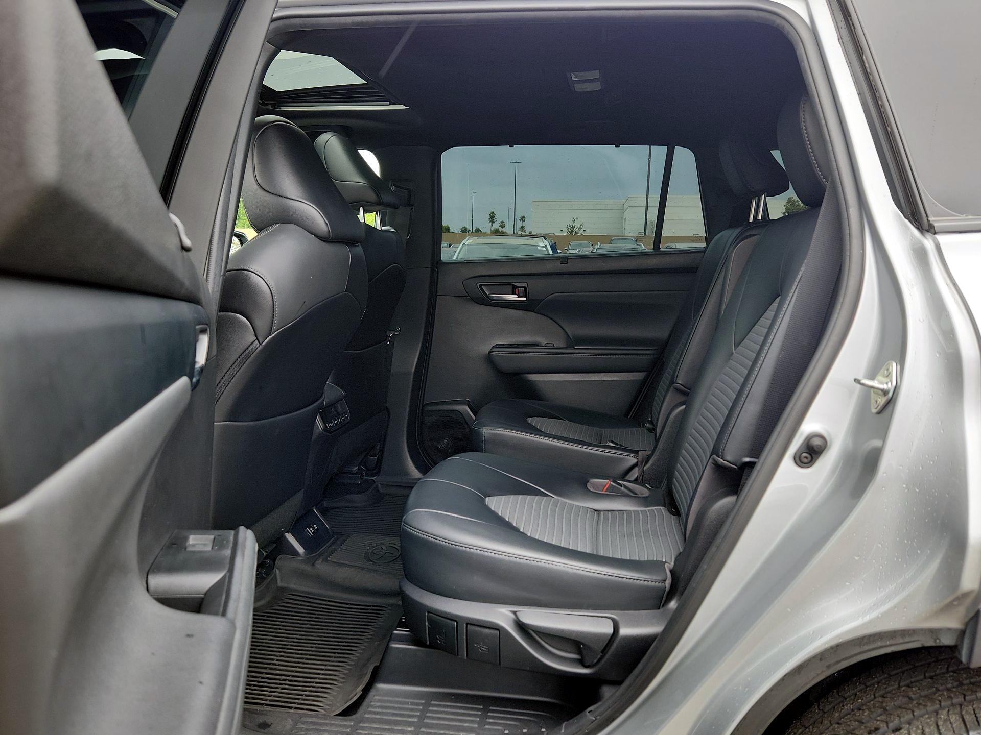 Thumbnail: 2021 Toyota Highlander - 19