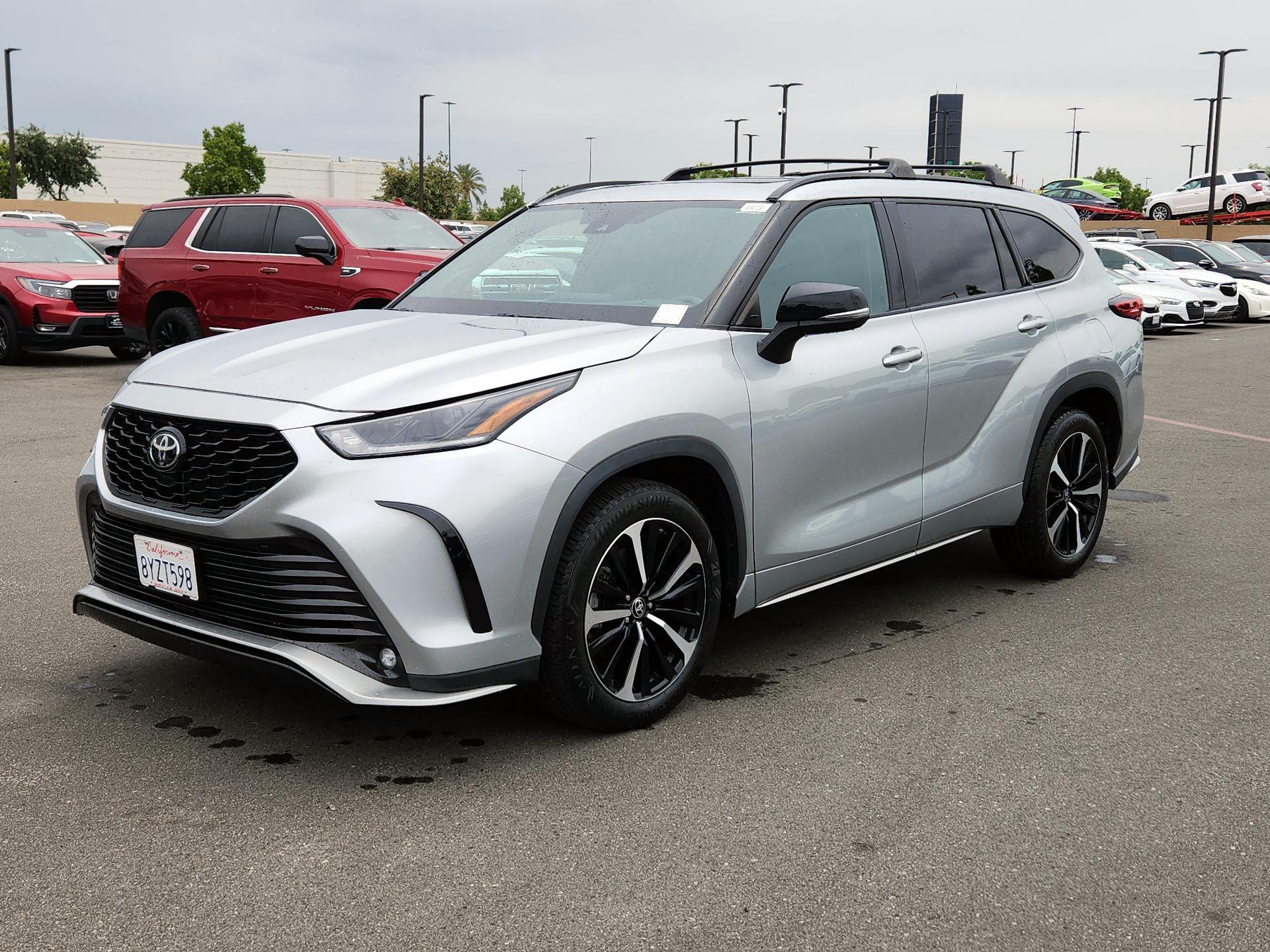 Thumbnail: 2021 Toyota Highlander - 3