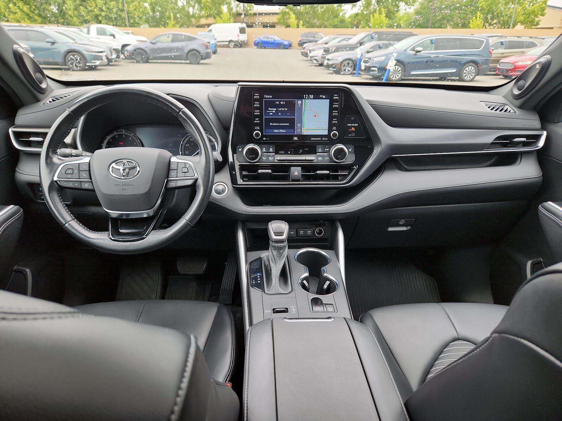 Thumbnail: 2021 Toyota Highlander - 8