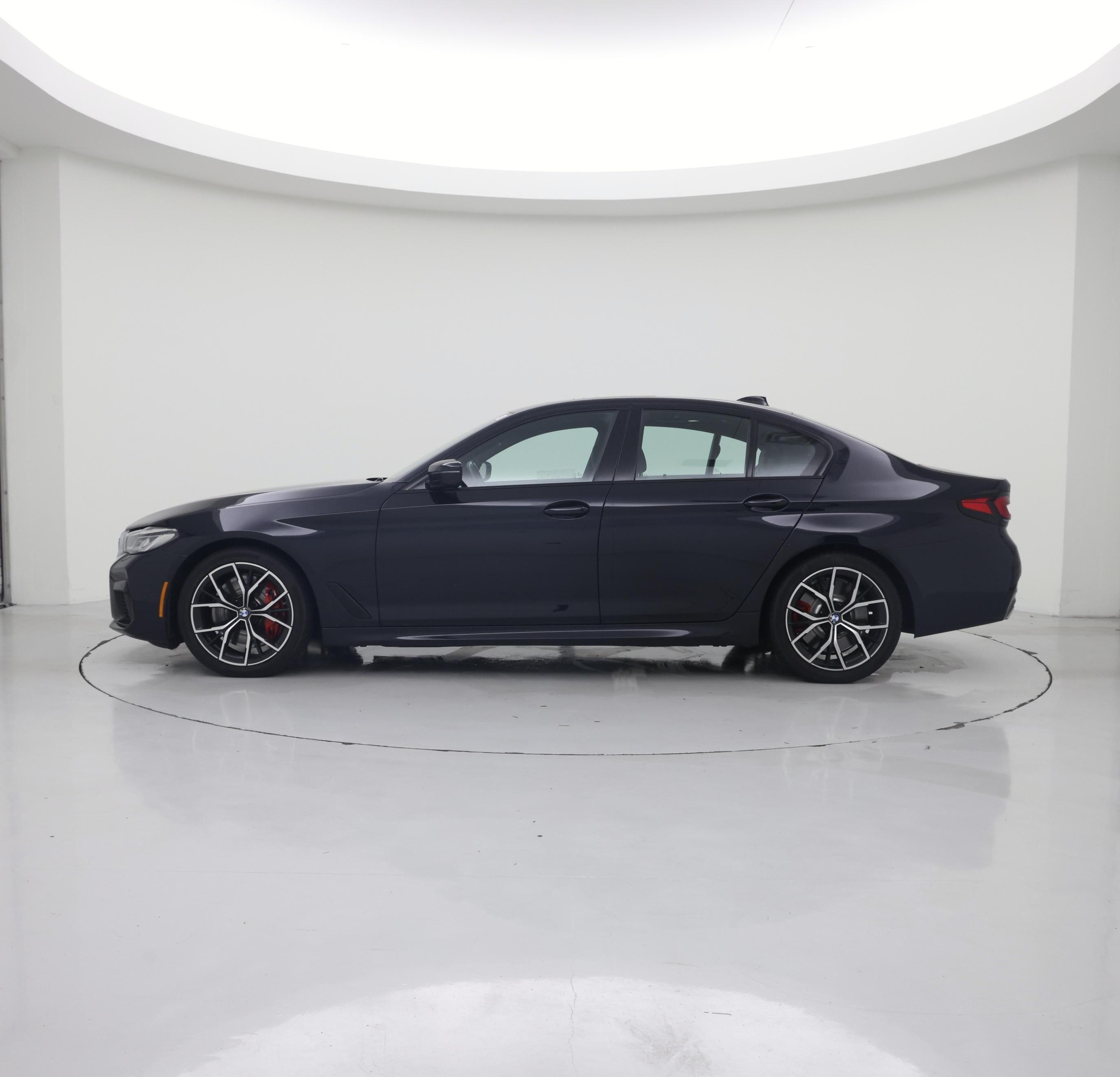 Thumbnail: 2022 BMW 5 Series - 3