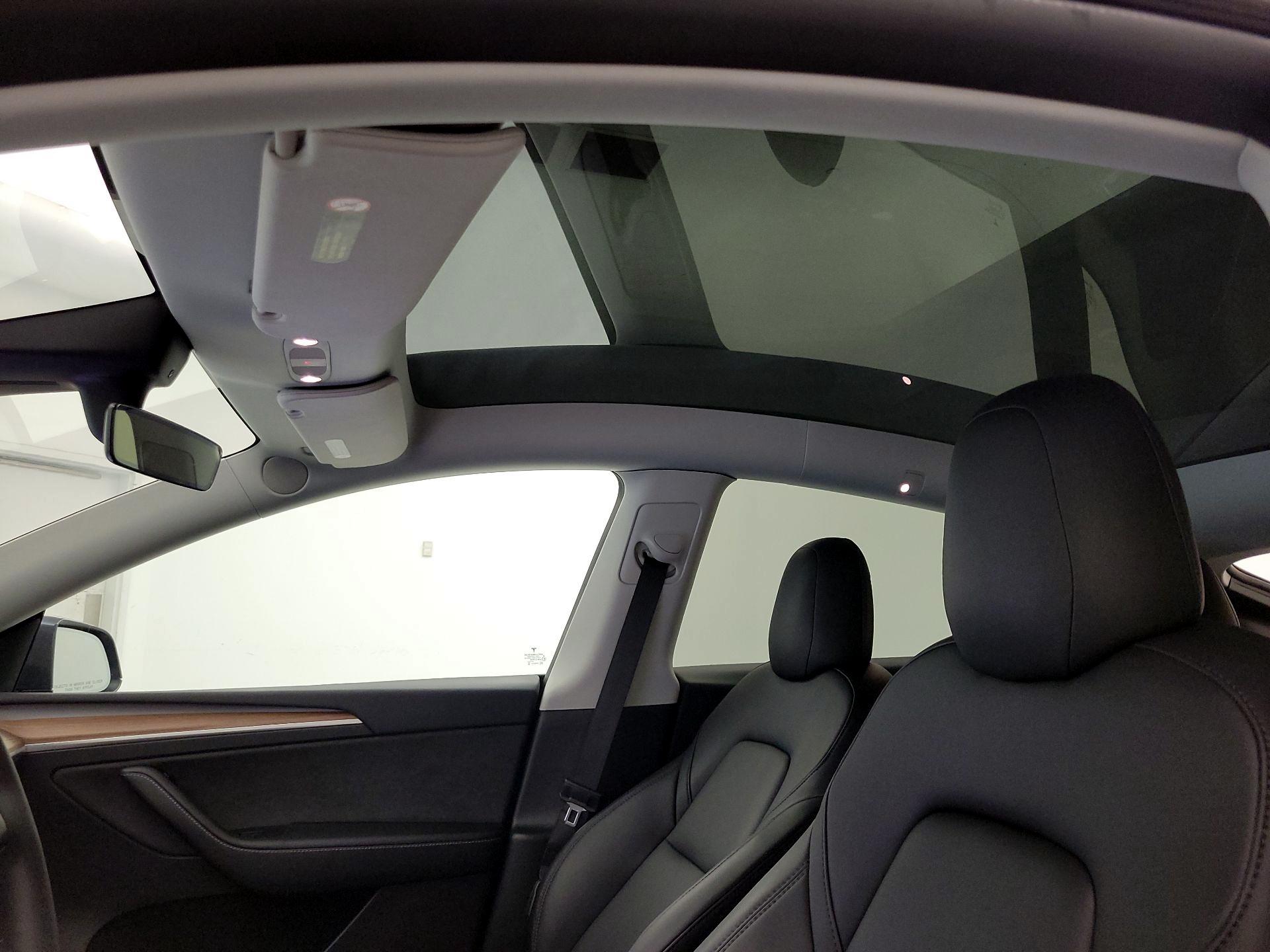 Thumbnail: 2022 Tesla Model Y - 18