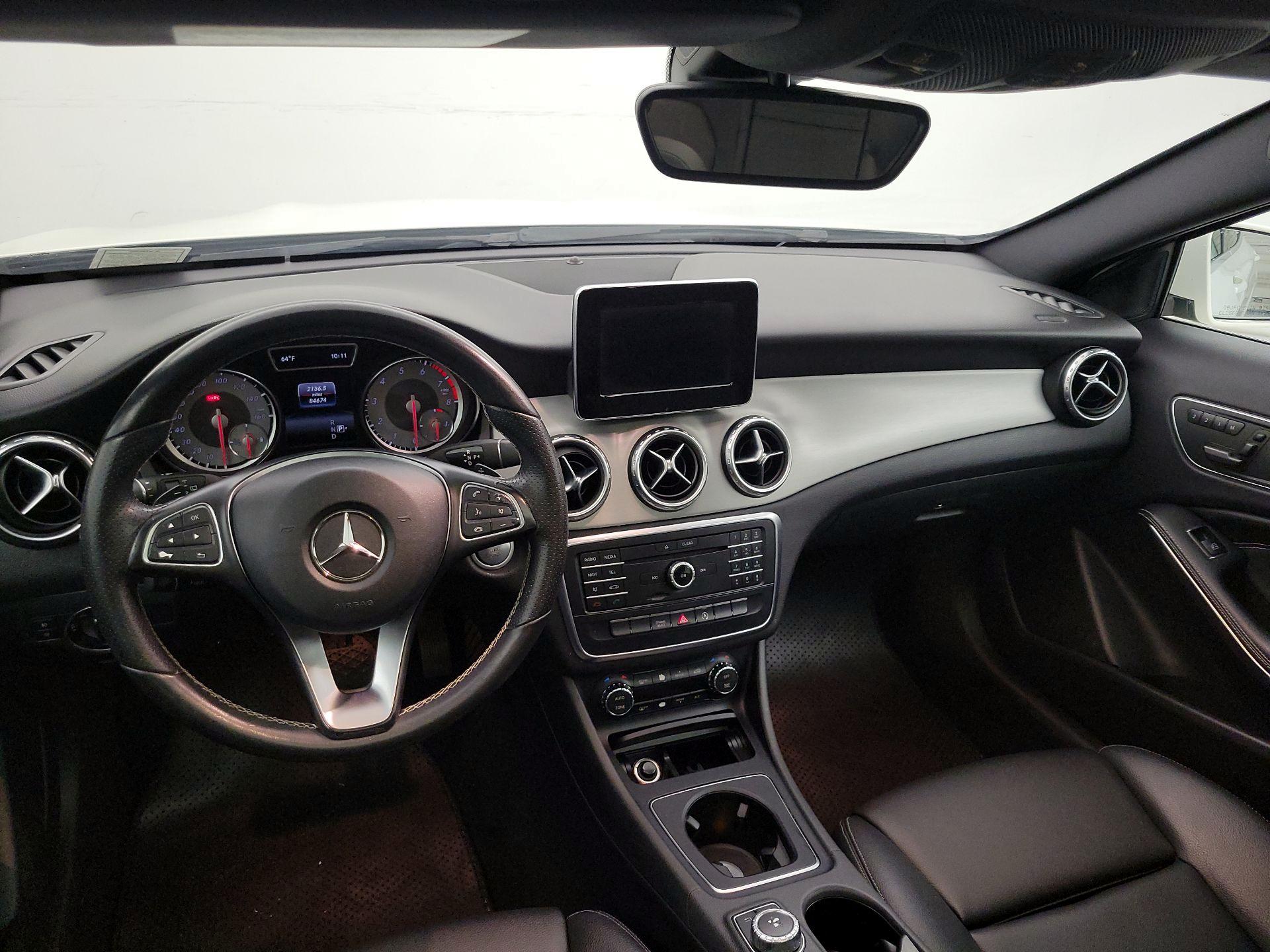 Thumbnail: 2017 Mercedes-Benz GLA - 9