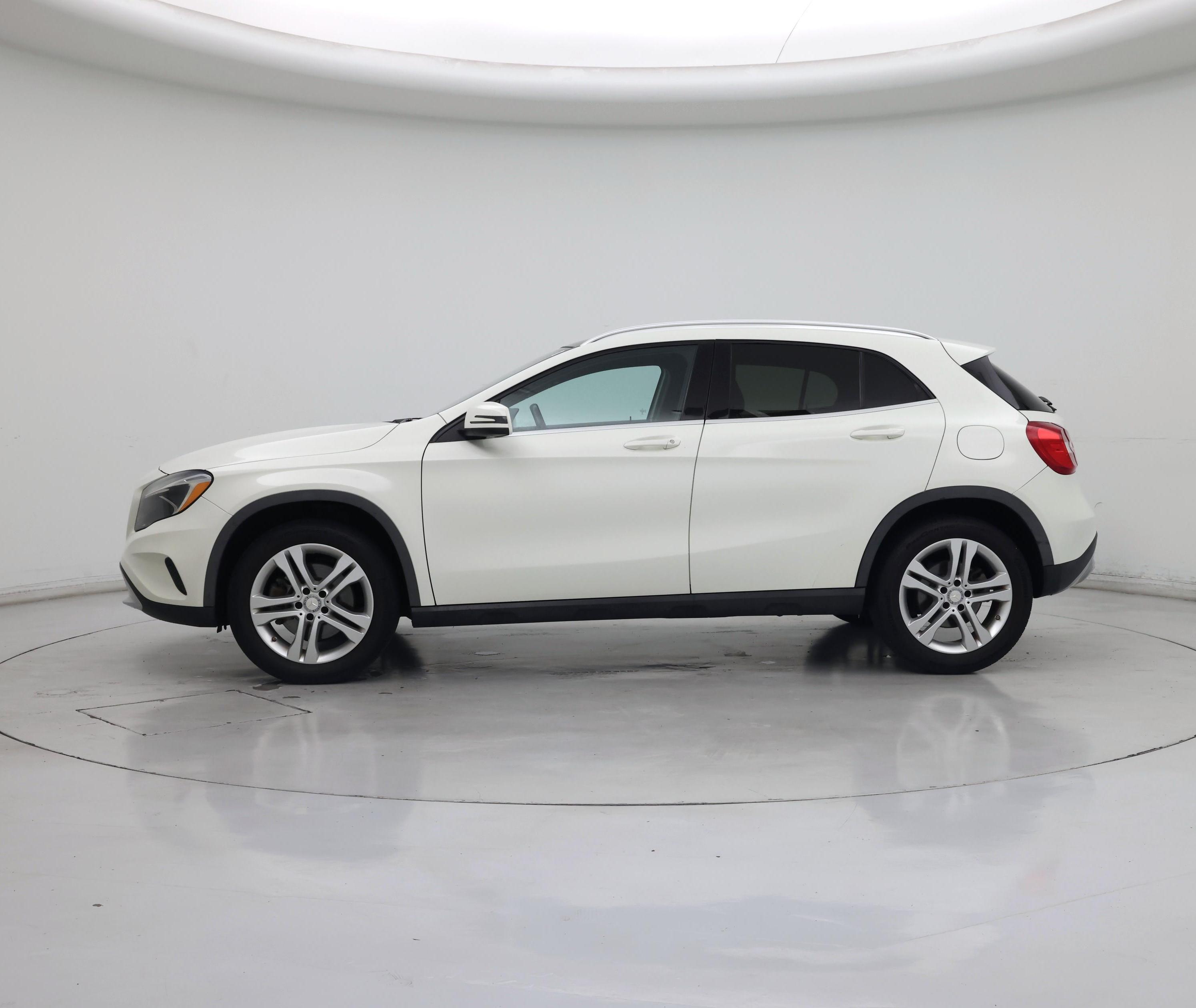 Thumbnail: 2017 Mercedes-Benz GLA - 3