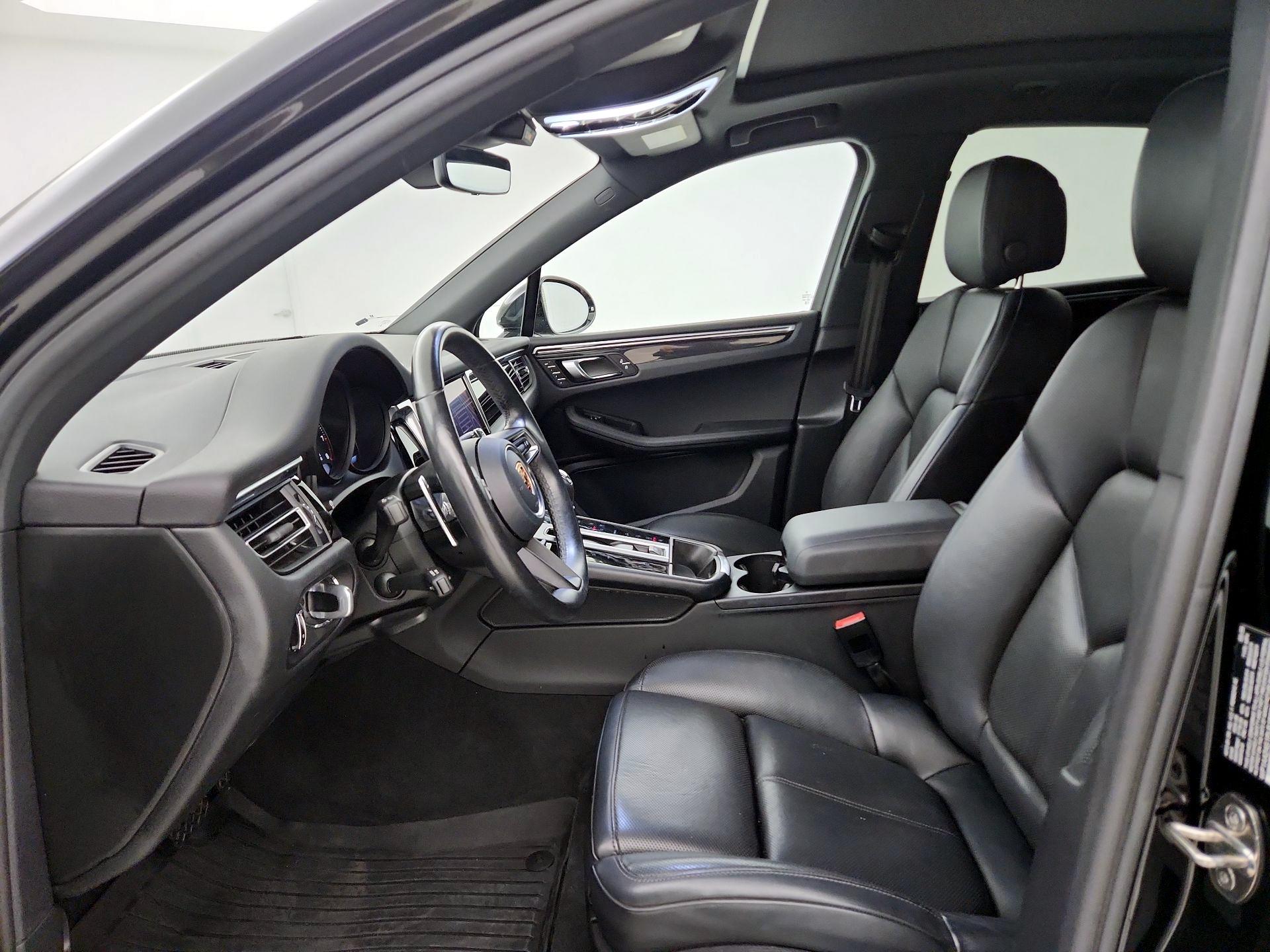 Thumbnail: 2023 Porsche Macan - 9