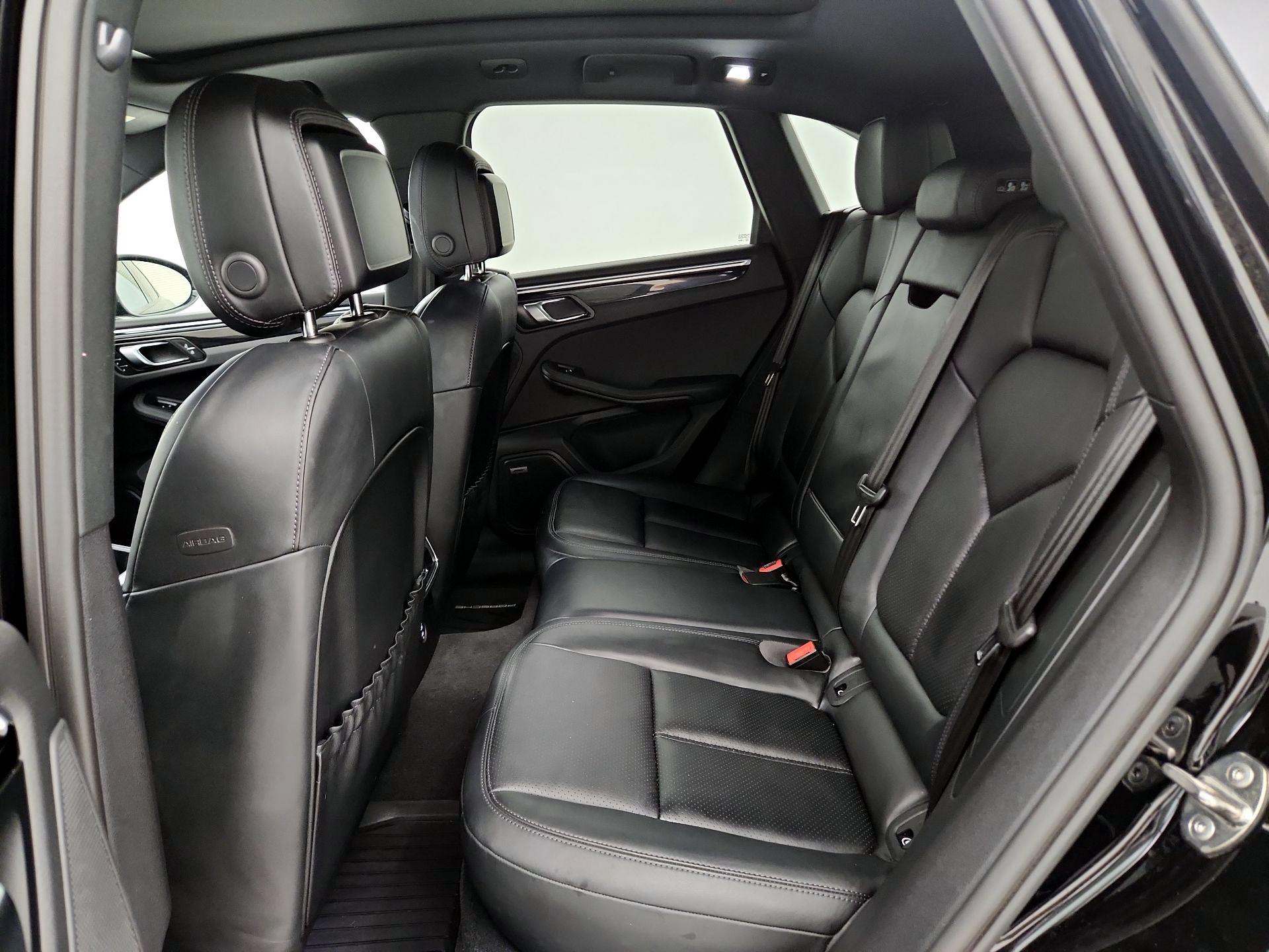 Thumbnail: 2023 Porsche Macan - 19
