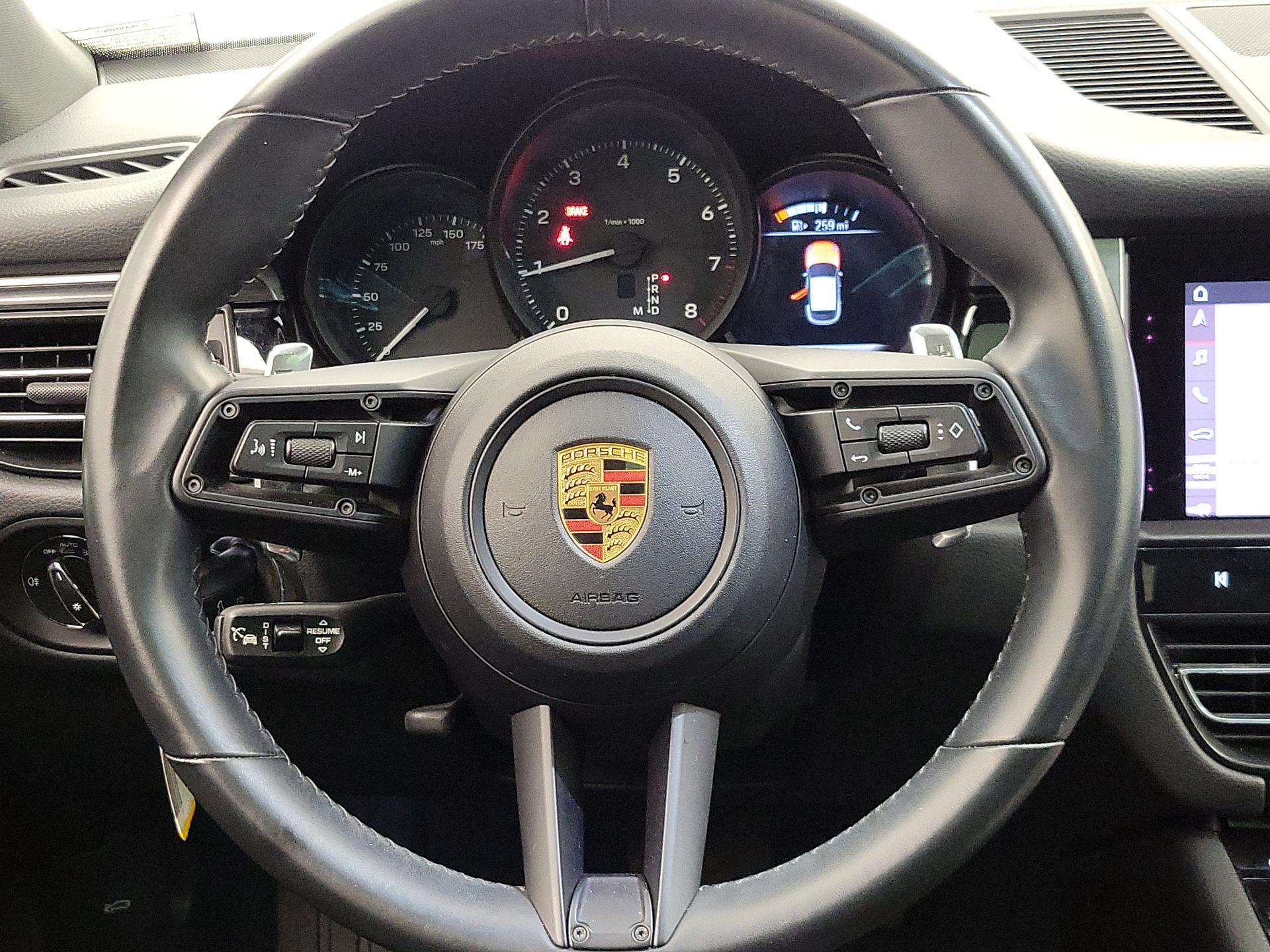 Thumbnail: 2023 Porsche Macan - 10