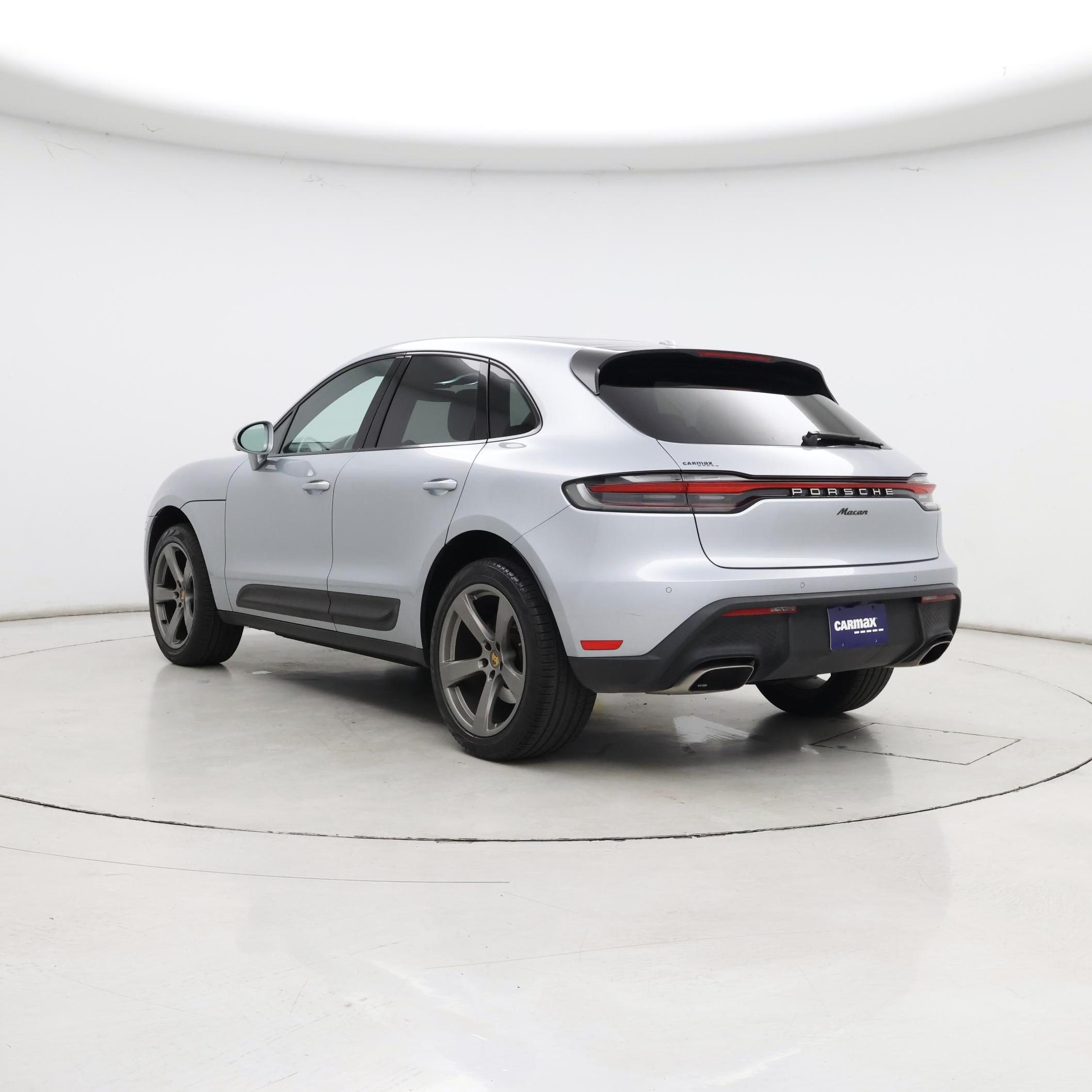 Thumbnail: 2023 Porsche Macan - 2