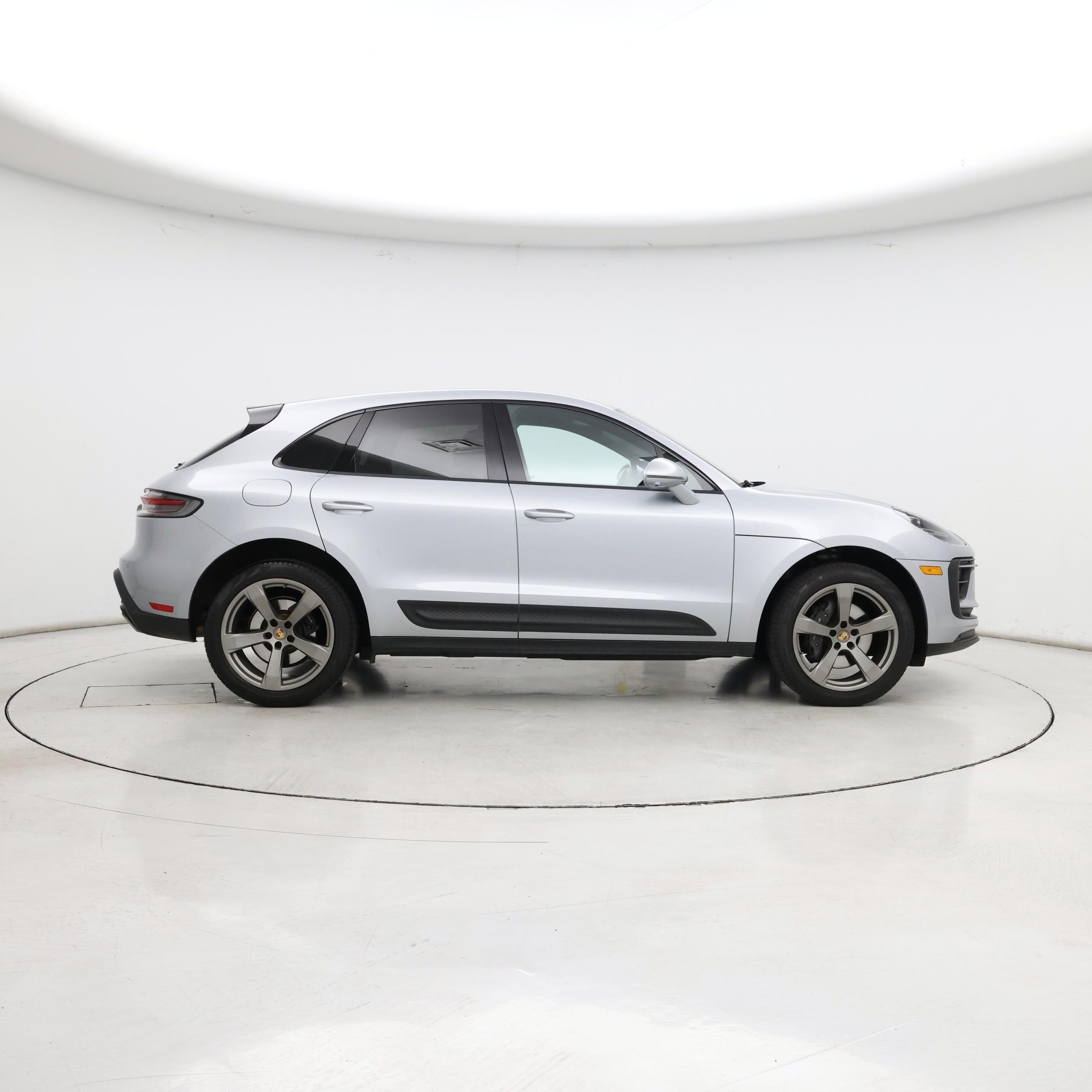 Thumbnail: 2023 Porsche Macan - 7