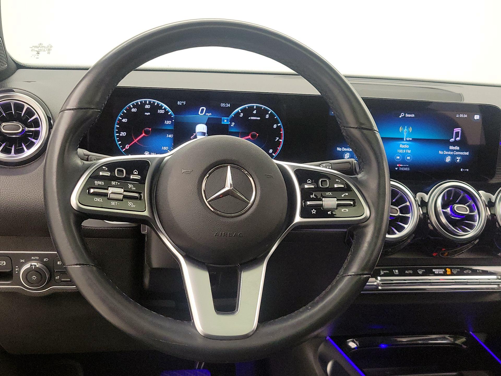 Thumbnail: 2023 Mercedes-Benz GLB - 10