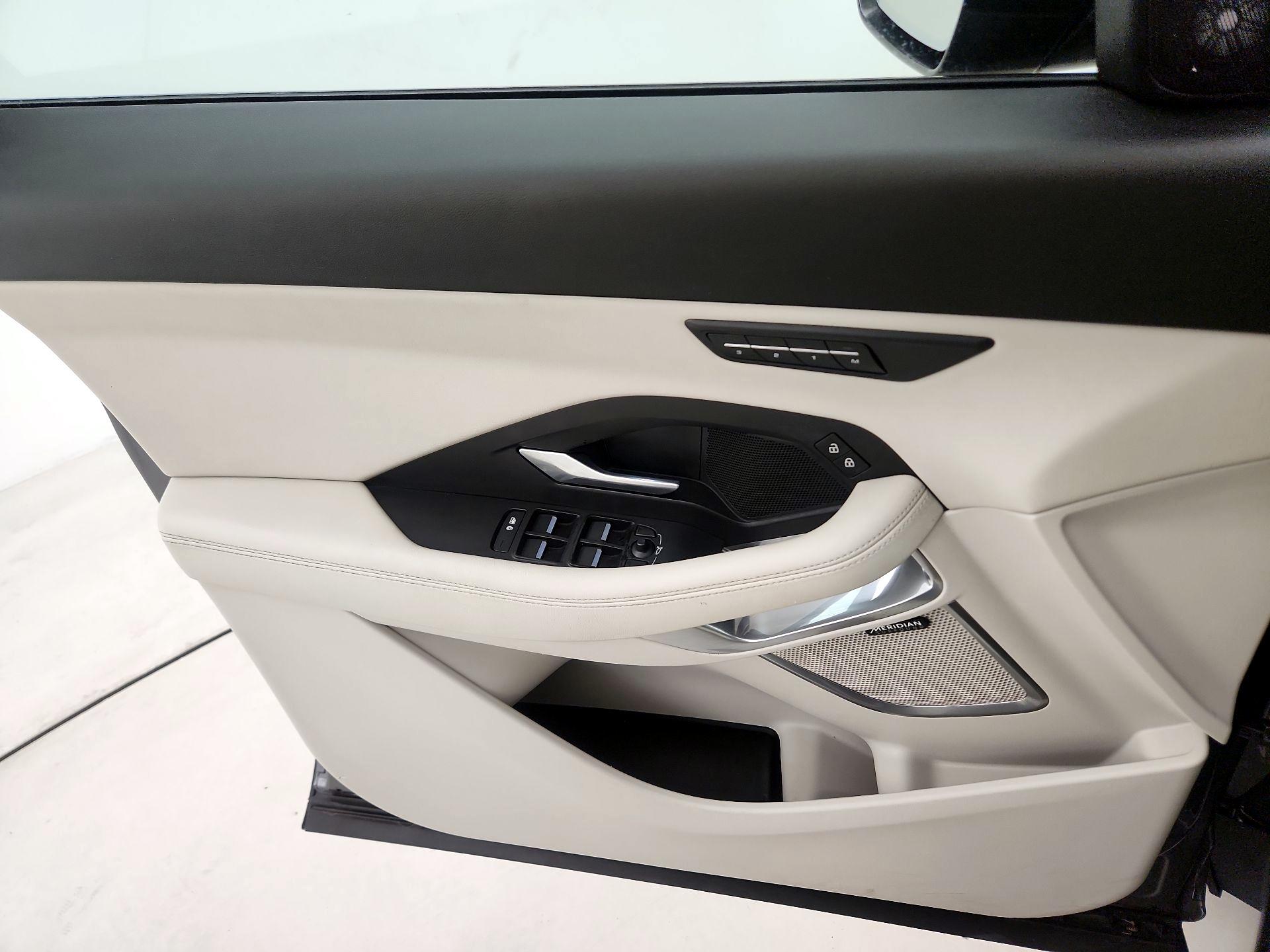 Thumbnail: 2022 Jaguar E-Pace - 12