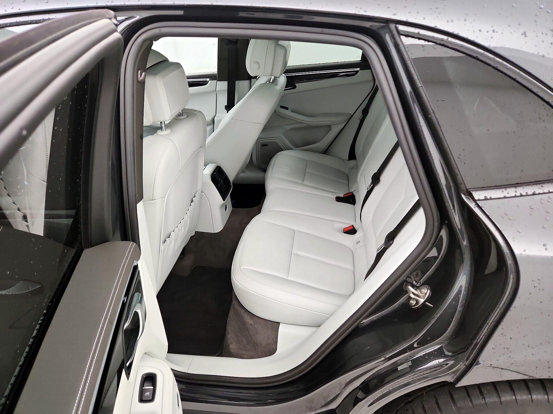 Thumbnail: 2021 Porsche Macan - 19
