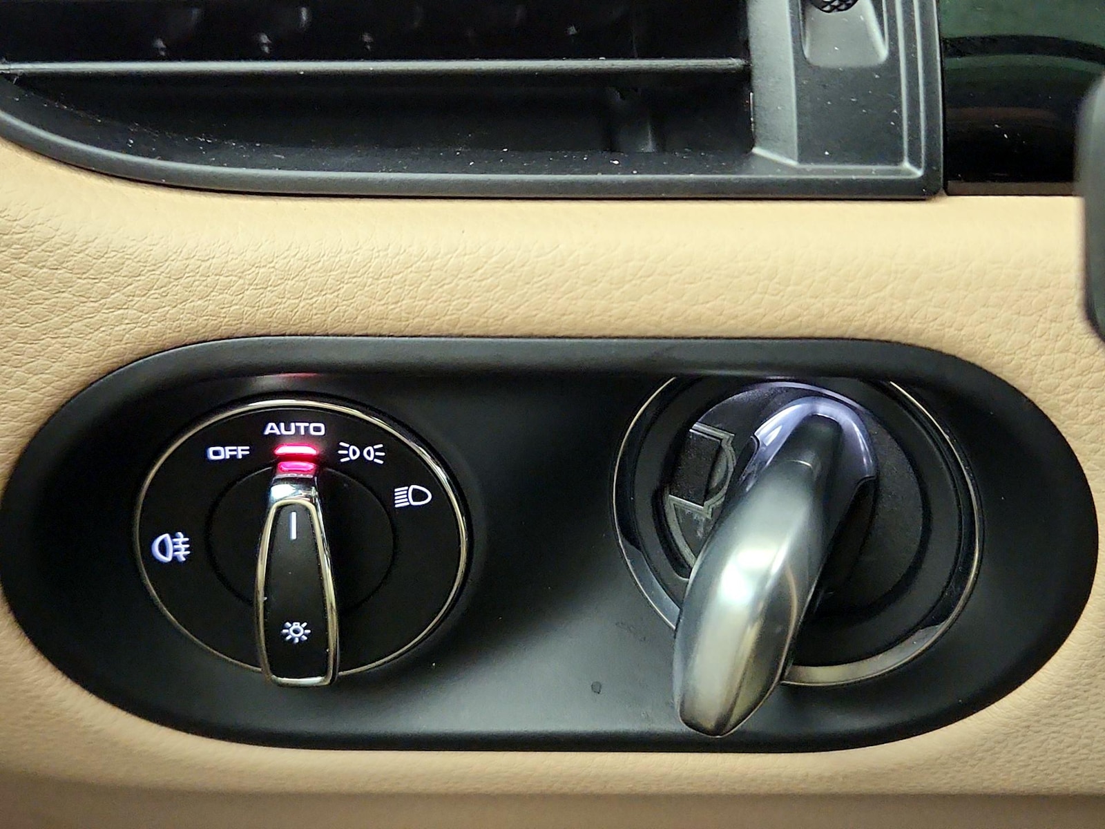 2023 Porsche Macan T - Photo 12
