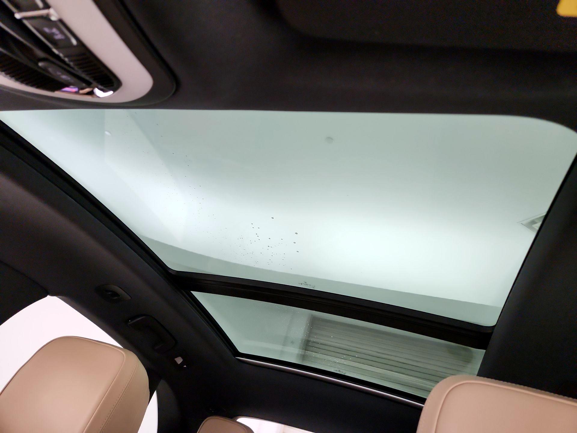 Thumbnail: 2023 Porsche Macan - 18