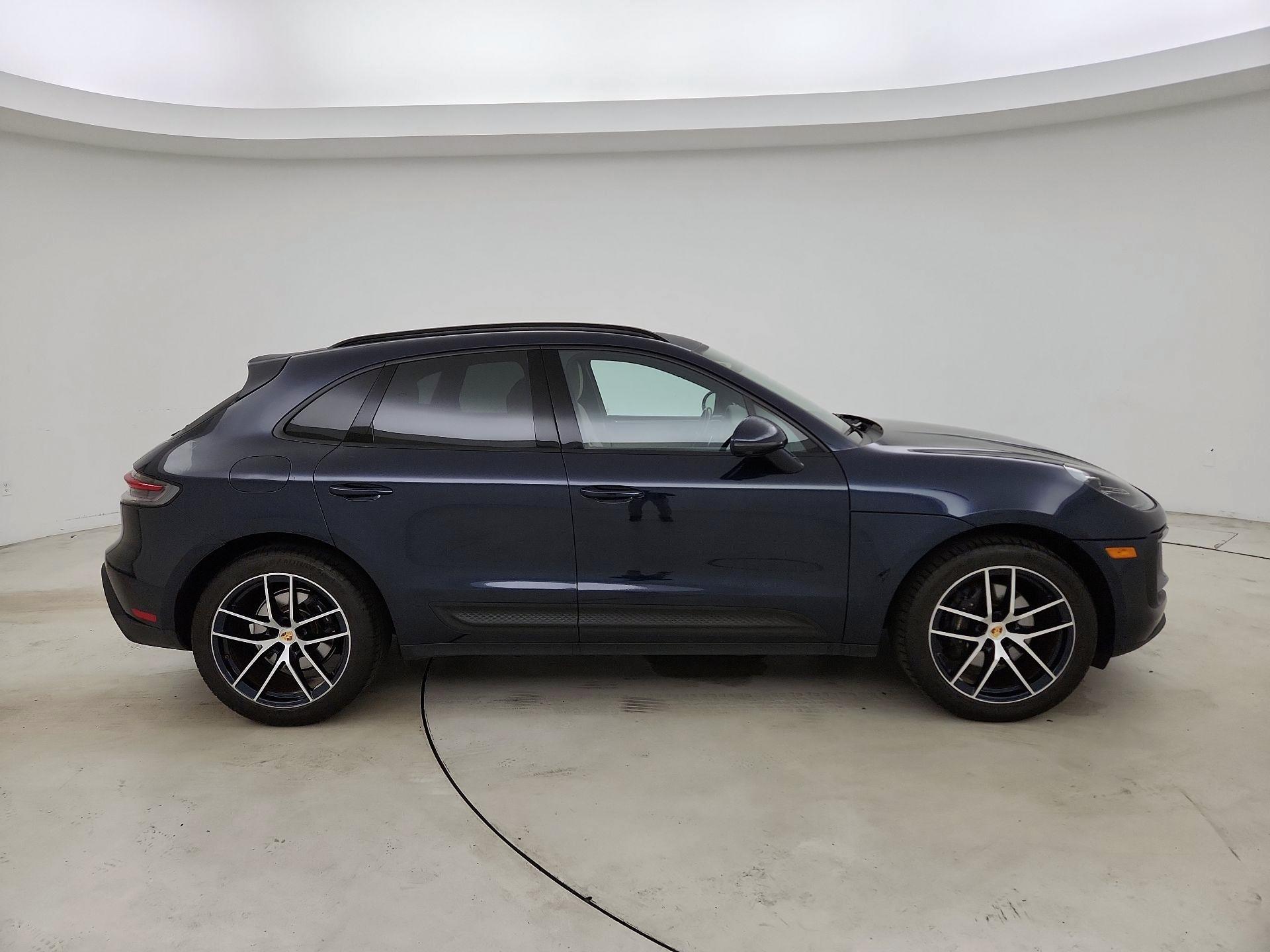 Thumbnail: 2023 Porsche Macan - 4