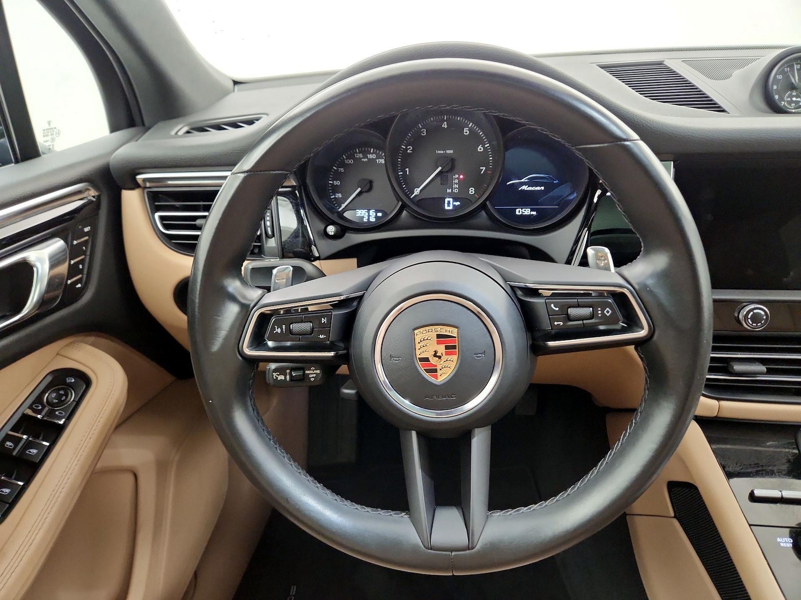 2023 Porsche Macan T - Photo 9