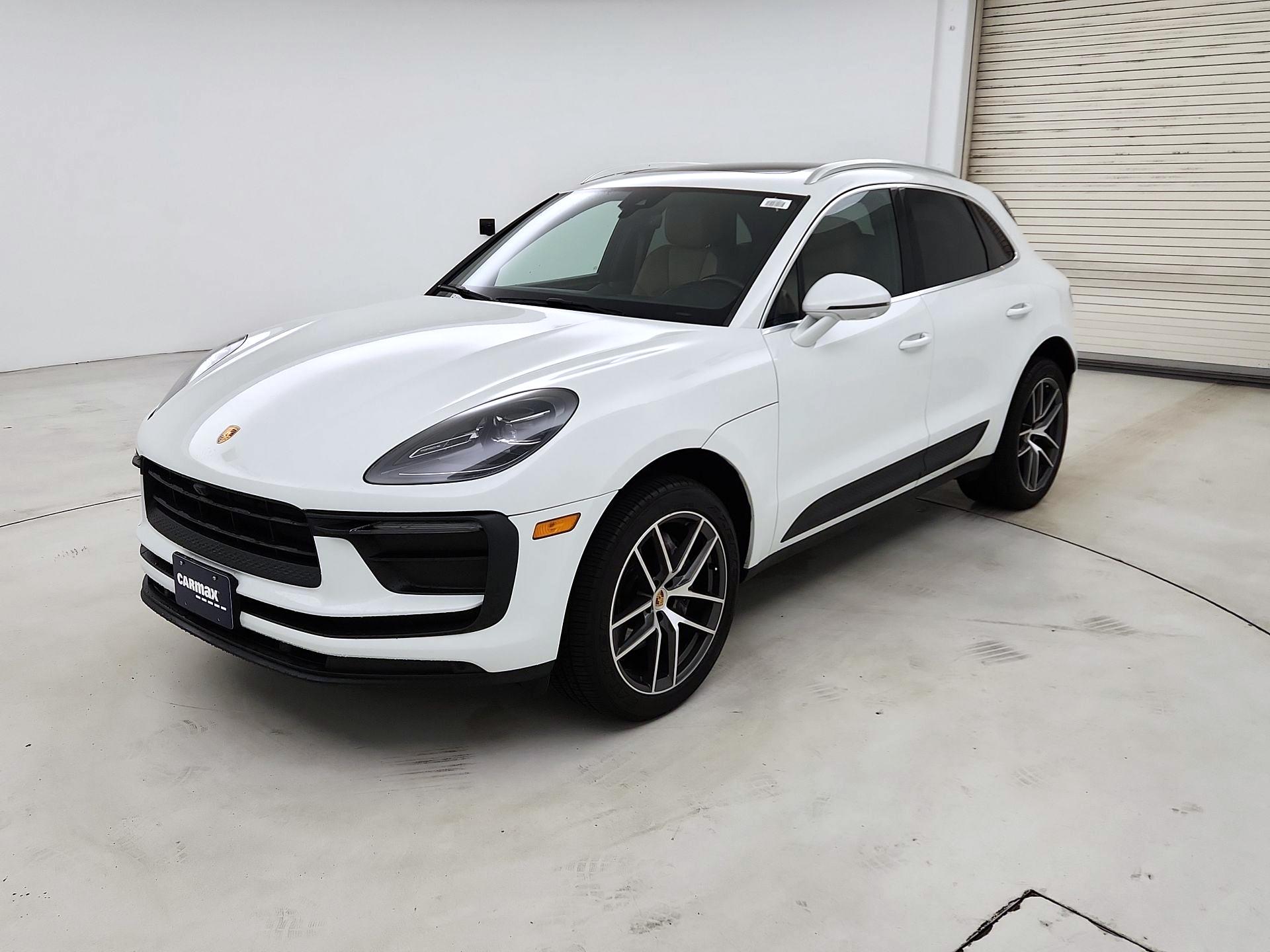 Thumbnail: 2022 Porsche Macan - 3