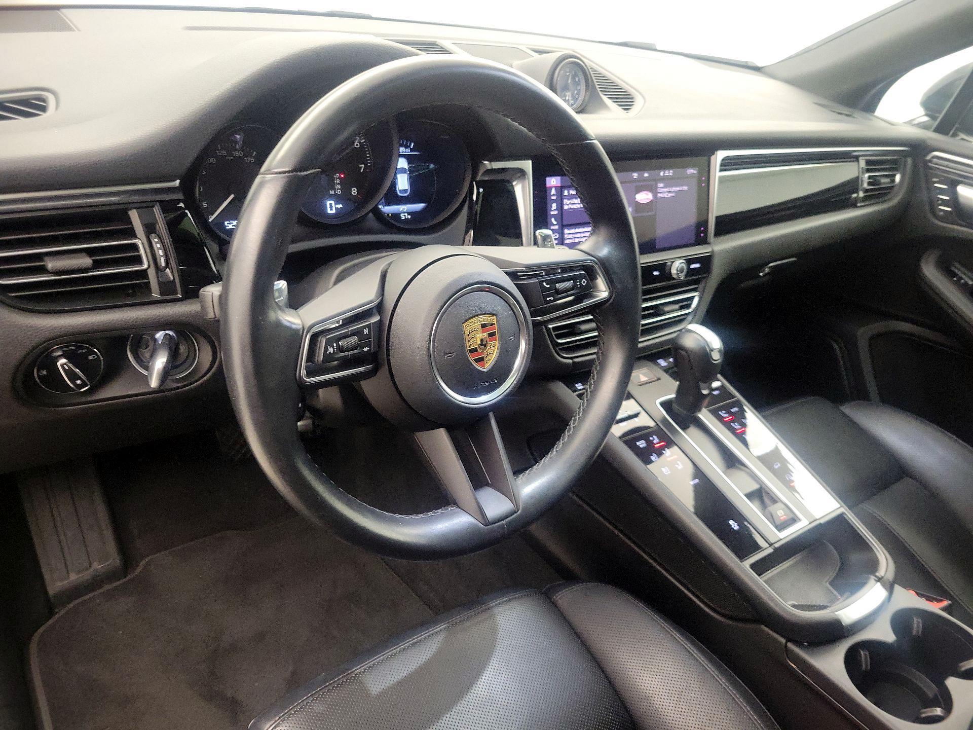 Thumbnail: 2023 Porsche Macan - 9