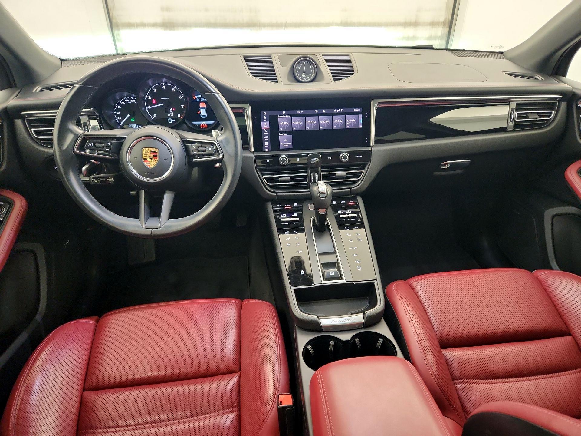Thumbnail: 2023 Porsche Macan - 9