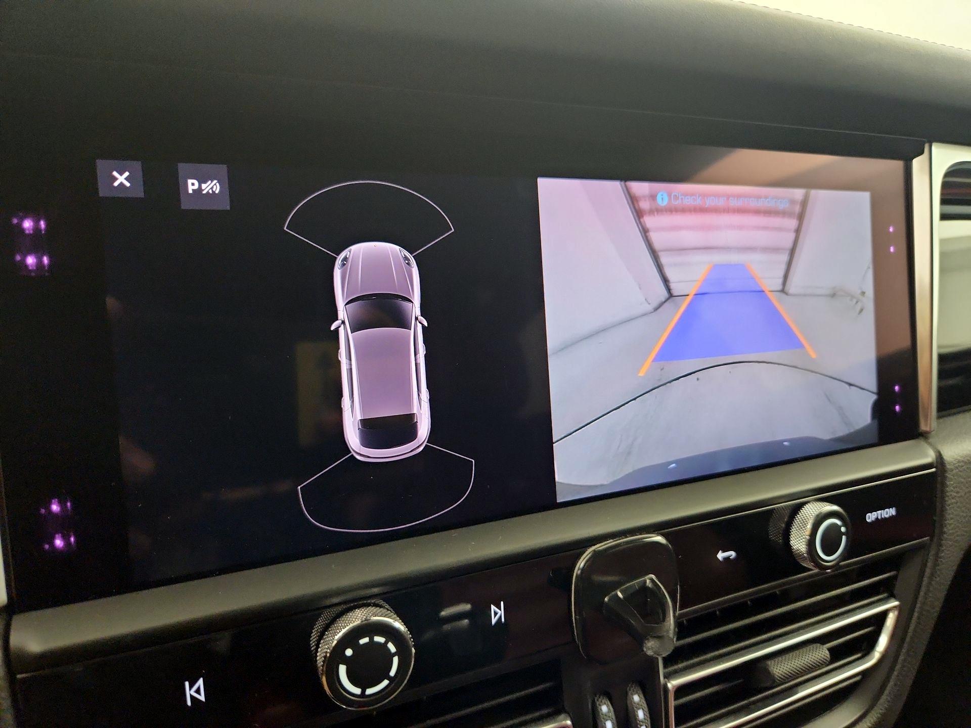 Thumbnail: 2023 Porsche Macan - 14