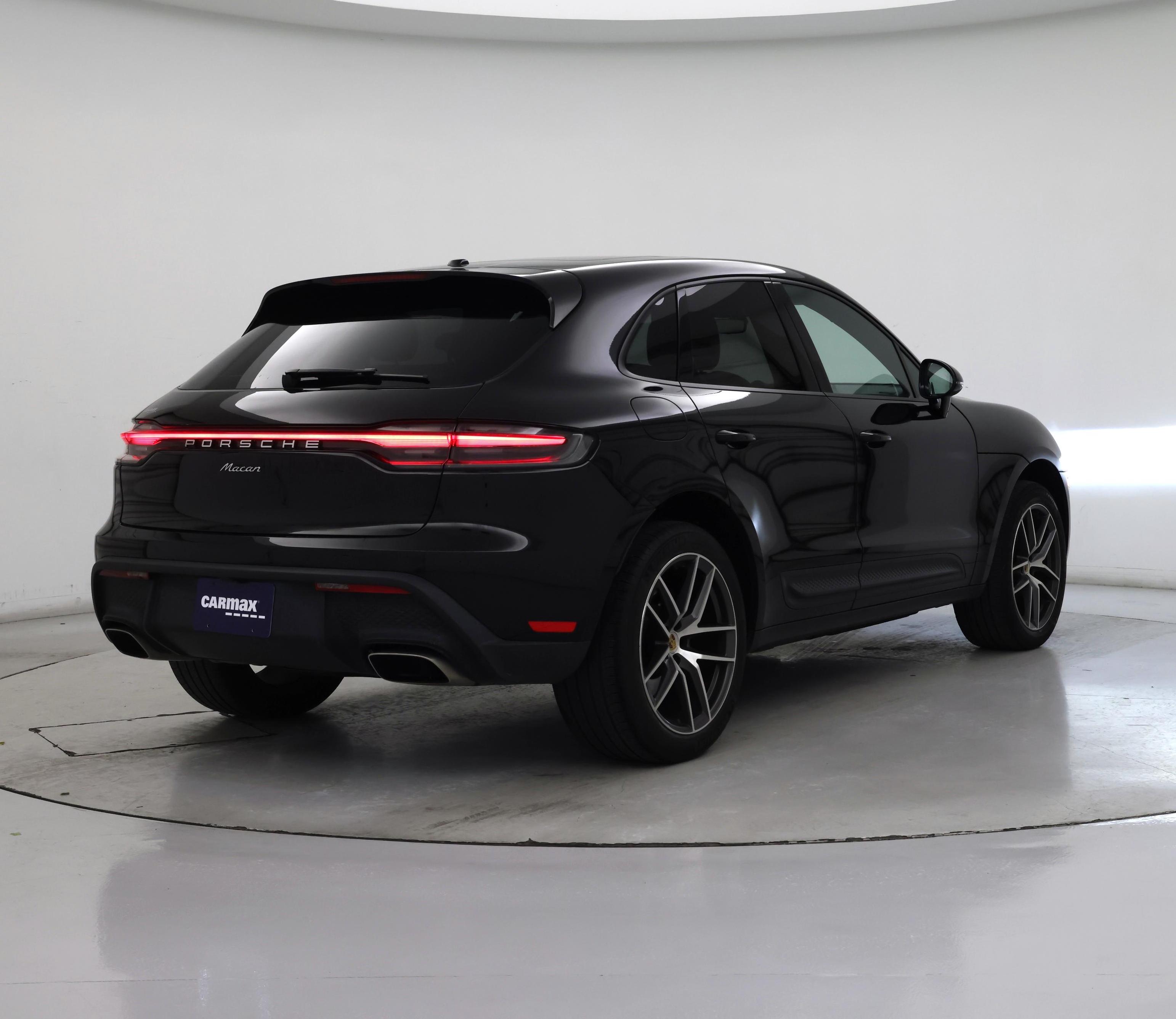 Thumbnail: 2023 Porsche Macan - 8