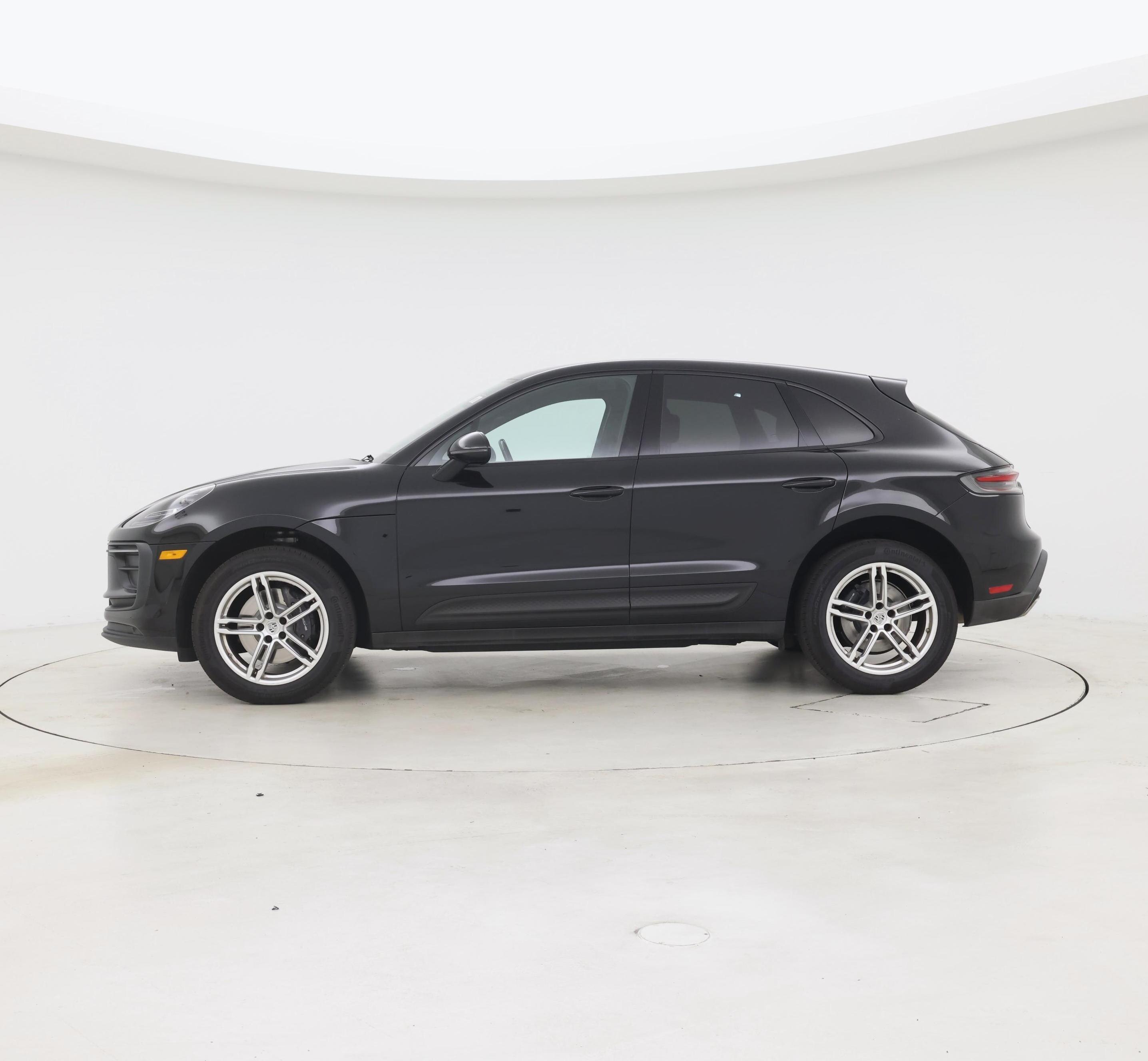 Thumbnail: 2022 Porsche Macan - 3