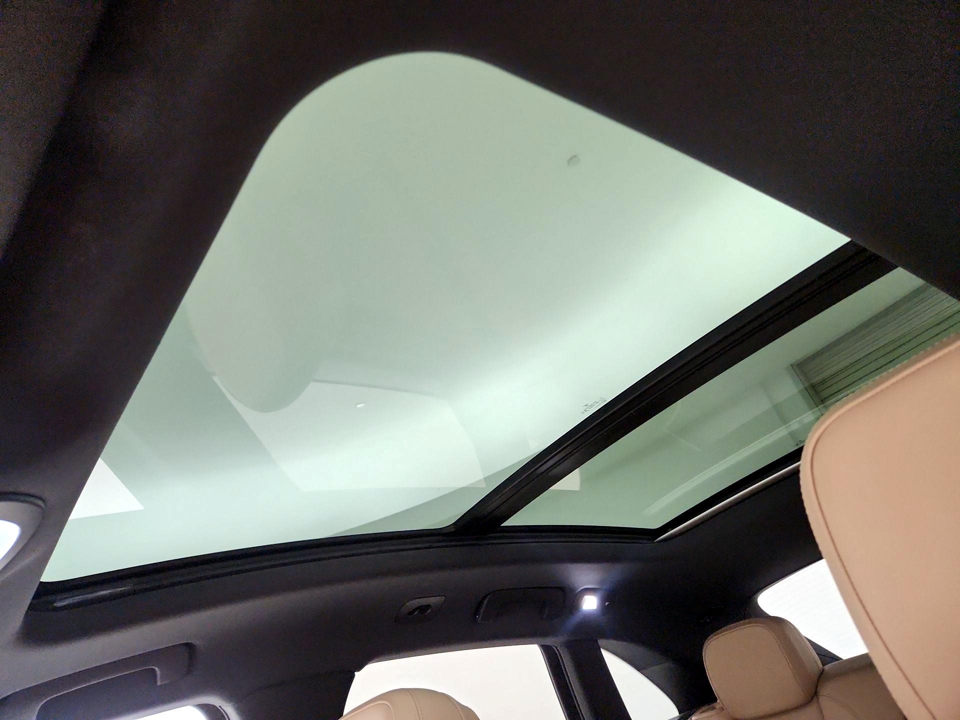 Thumbnail: 2023 Porsche Macan - 18