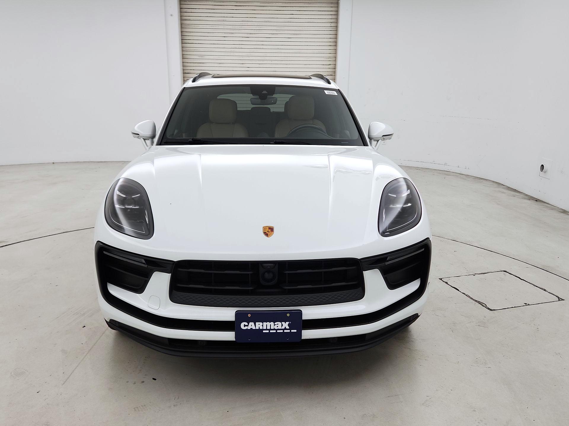 Thumbnail: 2023 Porsche Macan - 2
