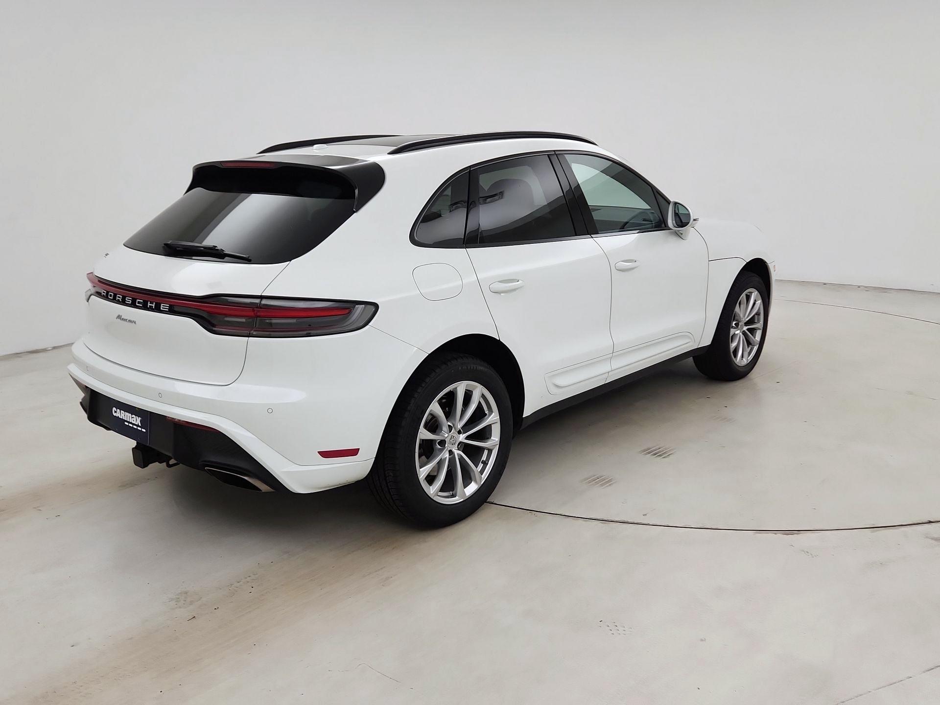 Thumbnail: 2023 Porsche Macan - 5