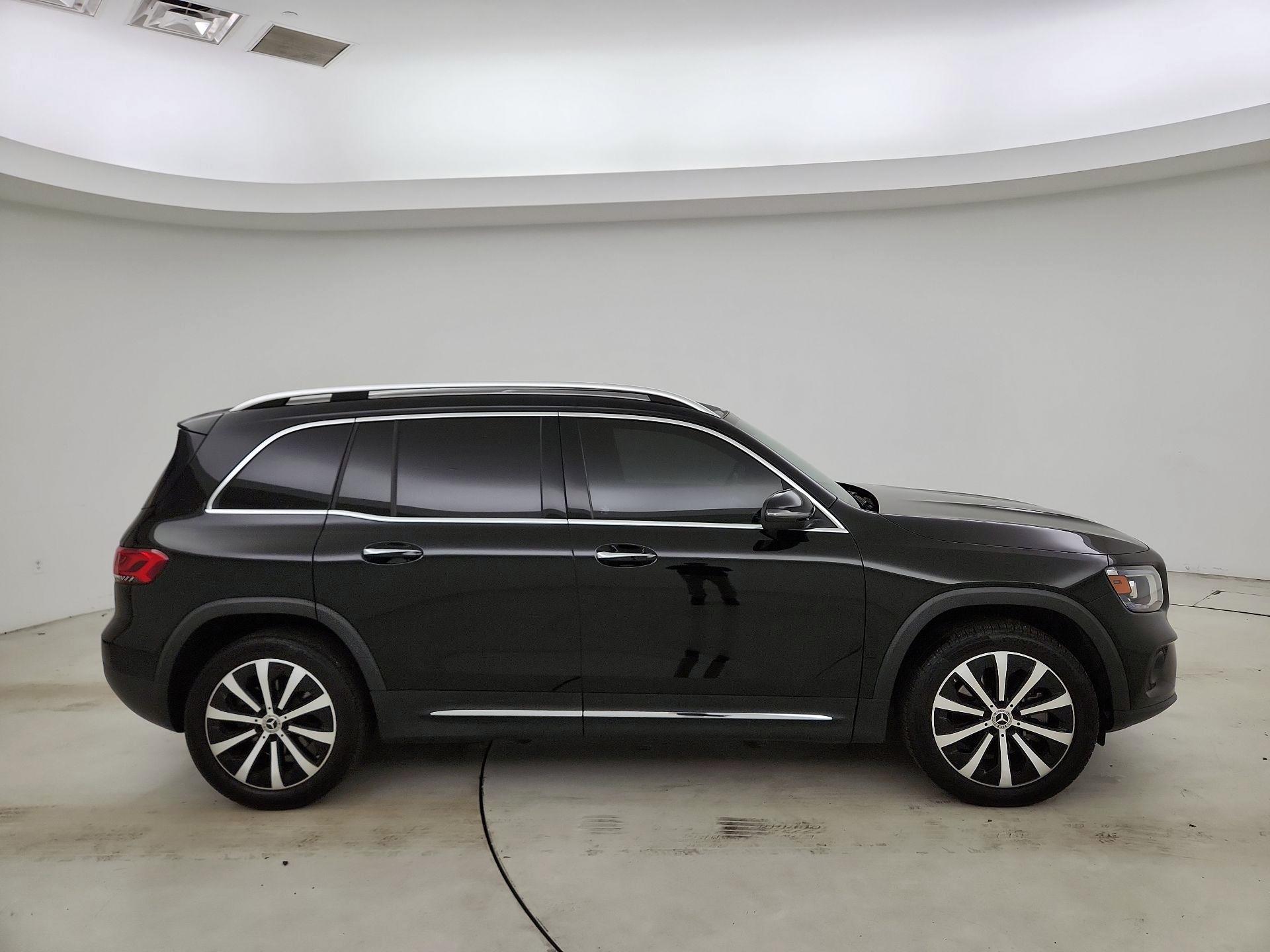 Thumbnail: 2022 Mercedes-Benz GLB - 4